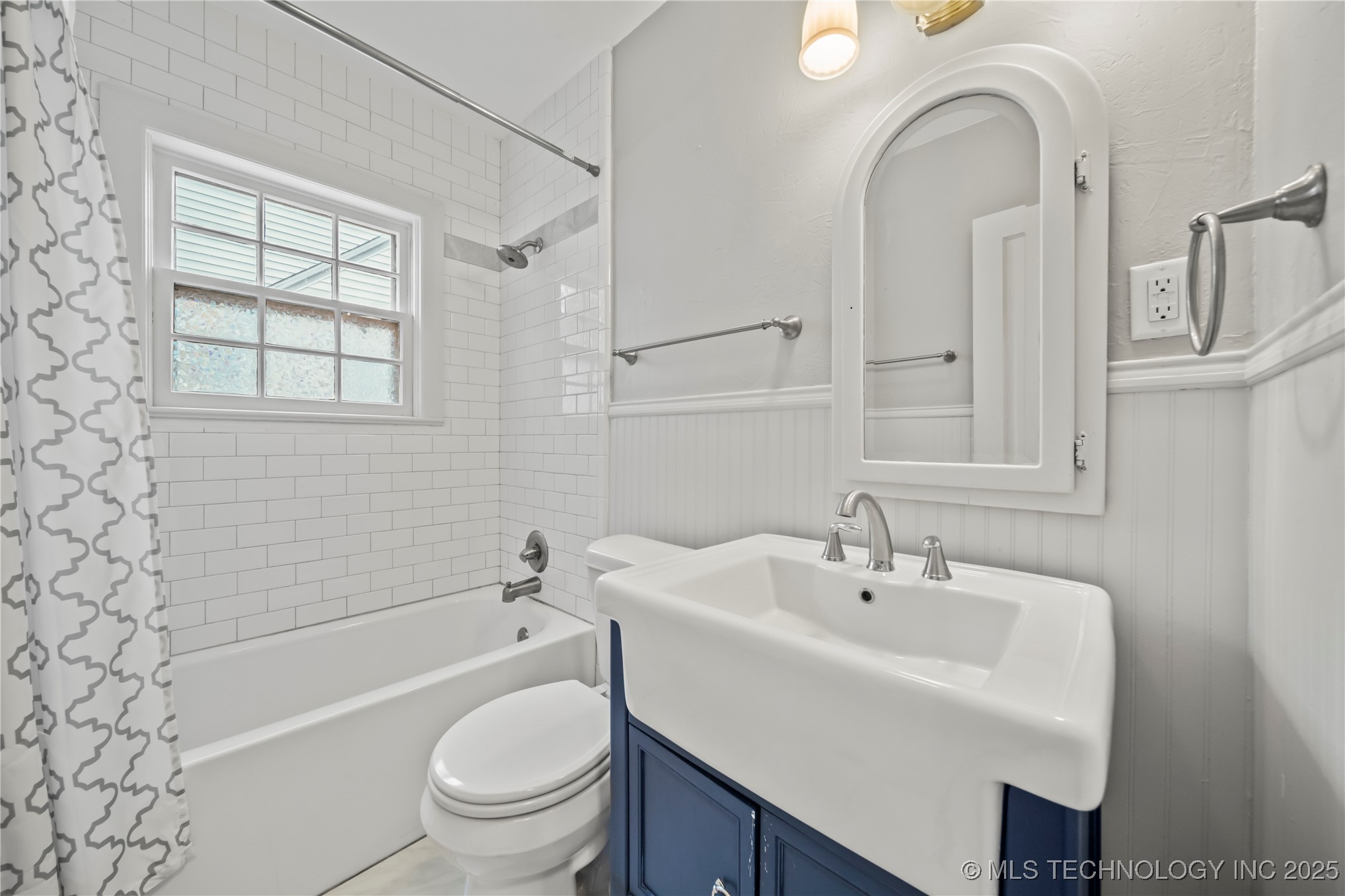 1116 S Richmond Avenue Property Photo 12