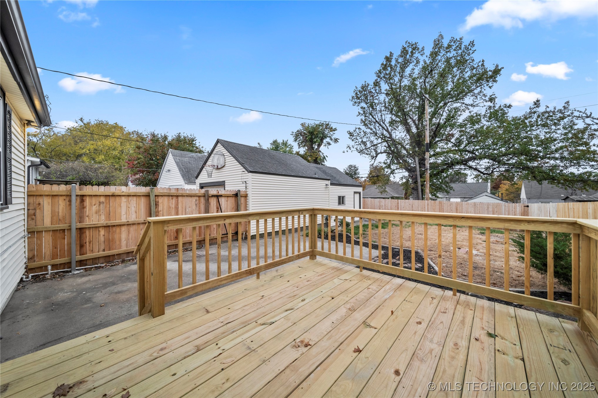 1116 S Richmond Avenue Property Photo 20