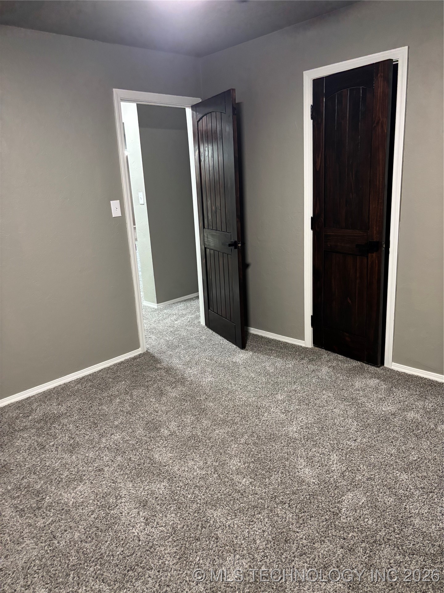 413 E 8th Street Property Photo 6