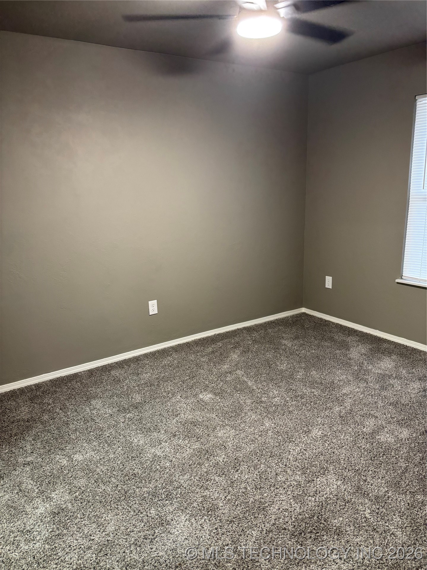 413 E 8th Street Property Photo 9