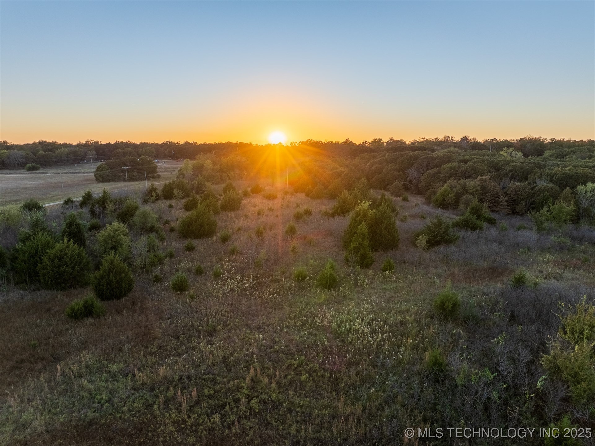 4 S 401 West Avenue Property Photo 4