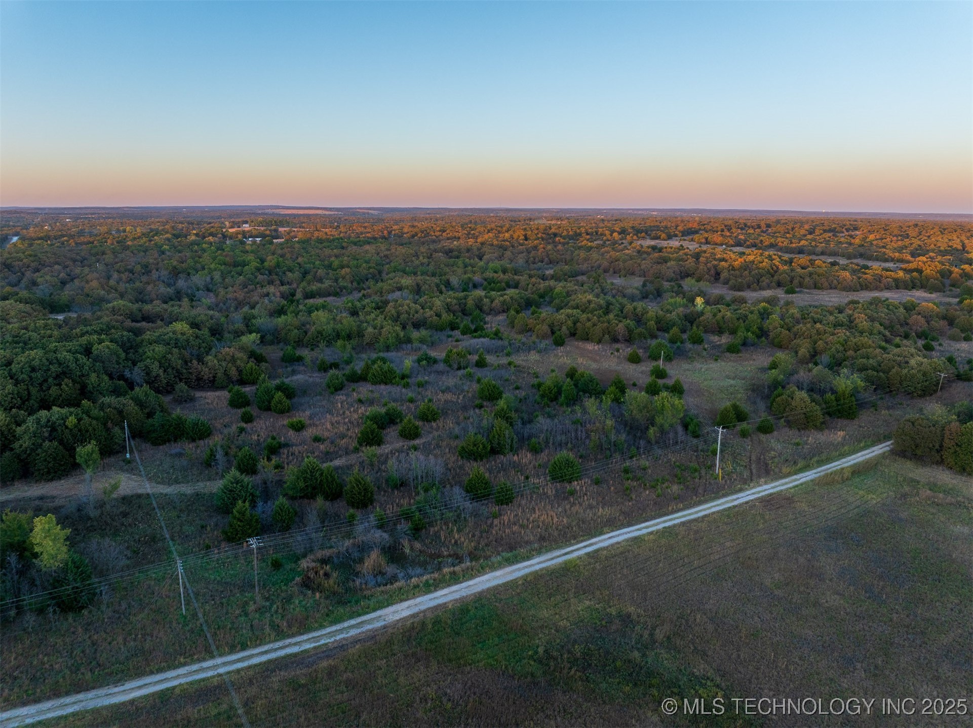 4 S 401 West Avenue Property Photo 6