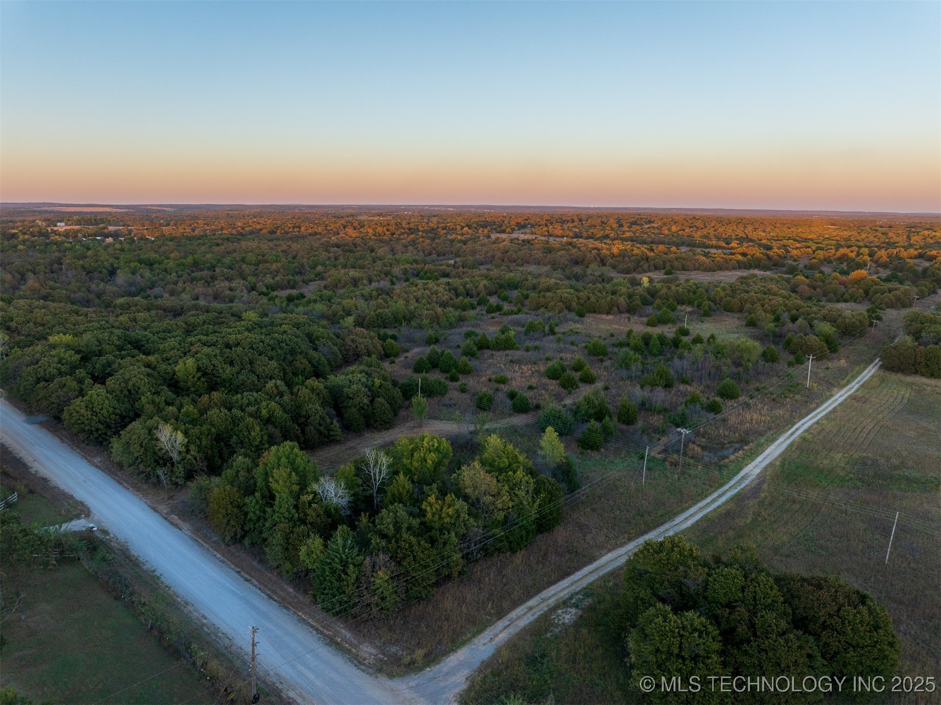 4 S 401 West Avenue Property Photo 7