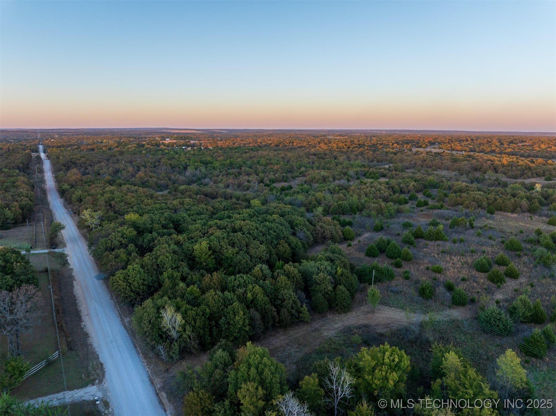 4 S 401 West Avenue Property Photo 8