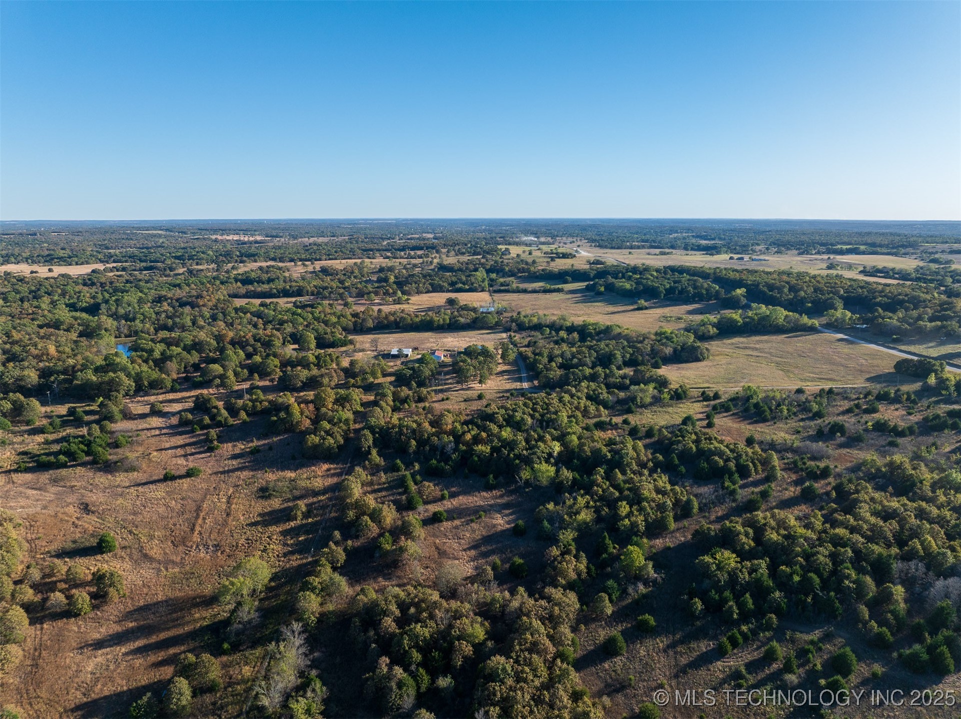 4 S 401 West Avenue Property Photo 9