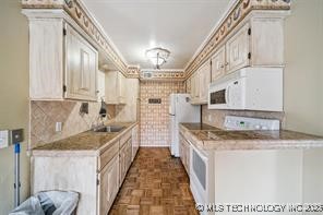 4444 E 68th Street 490 Property Photo 5