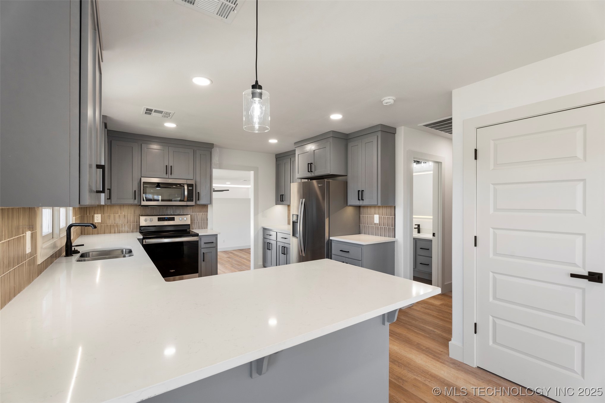 1505 East Street Sw Property Photo 11