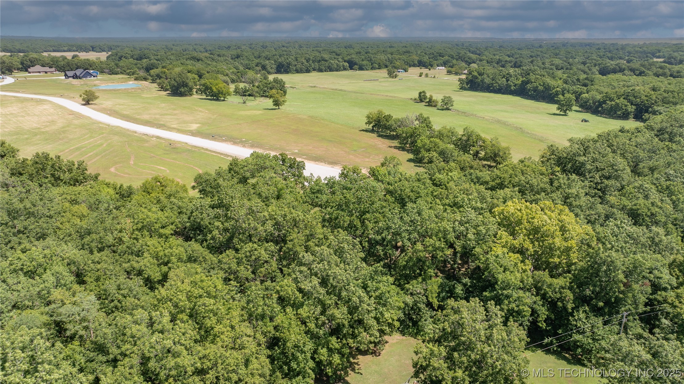 10 N 3996 Lane Property Photo 2
