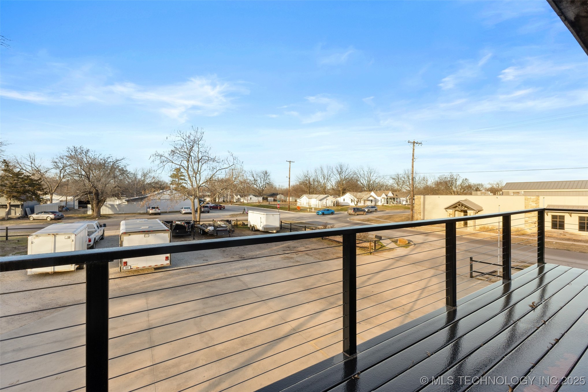 723 N Oak Property Photo 9