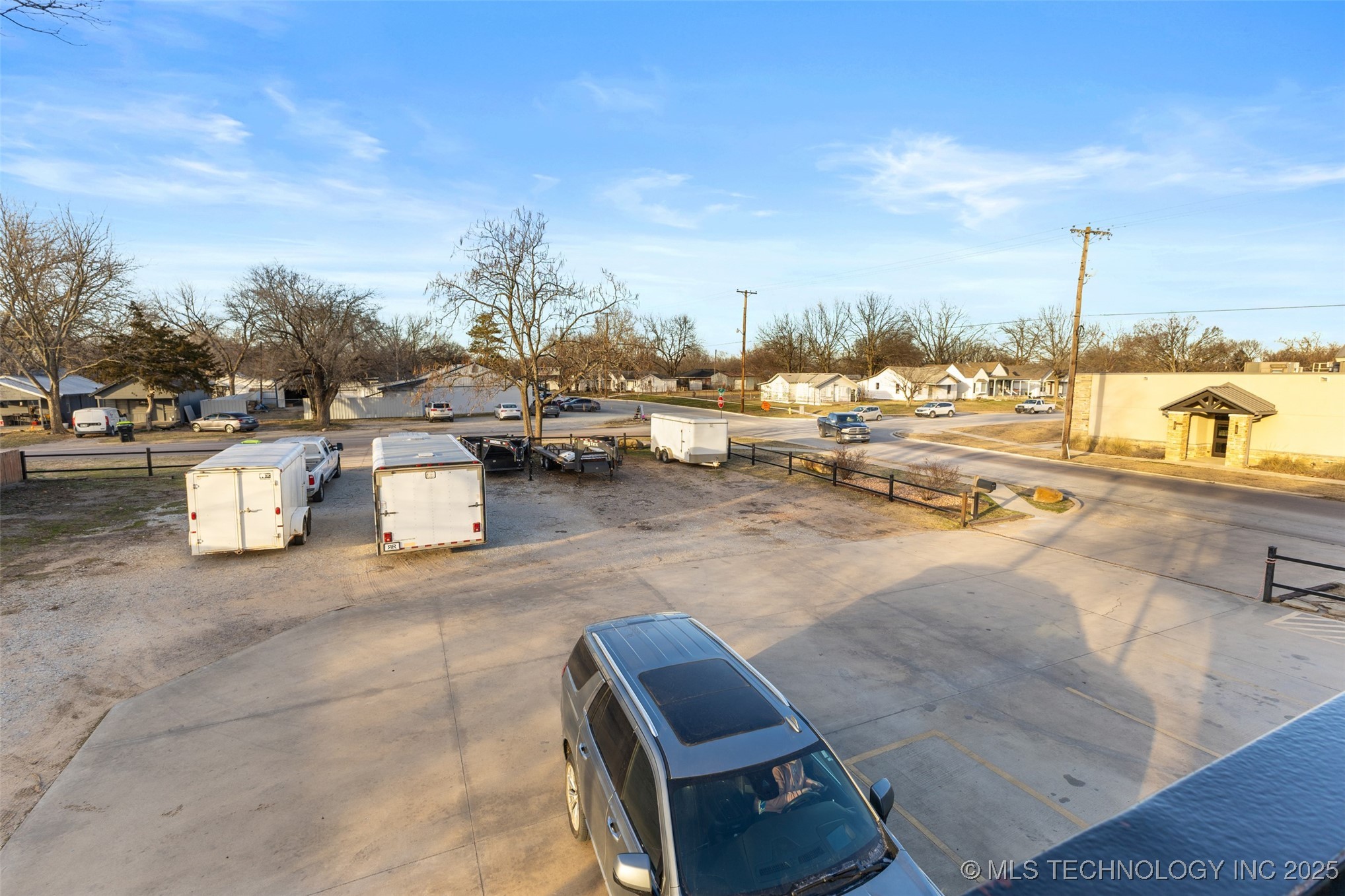 723 N Oak Property Photo 11