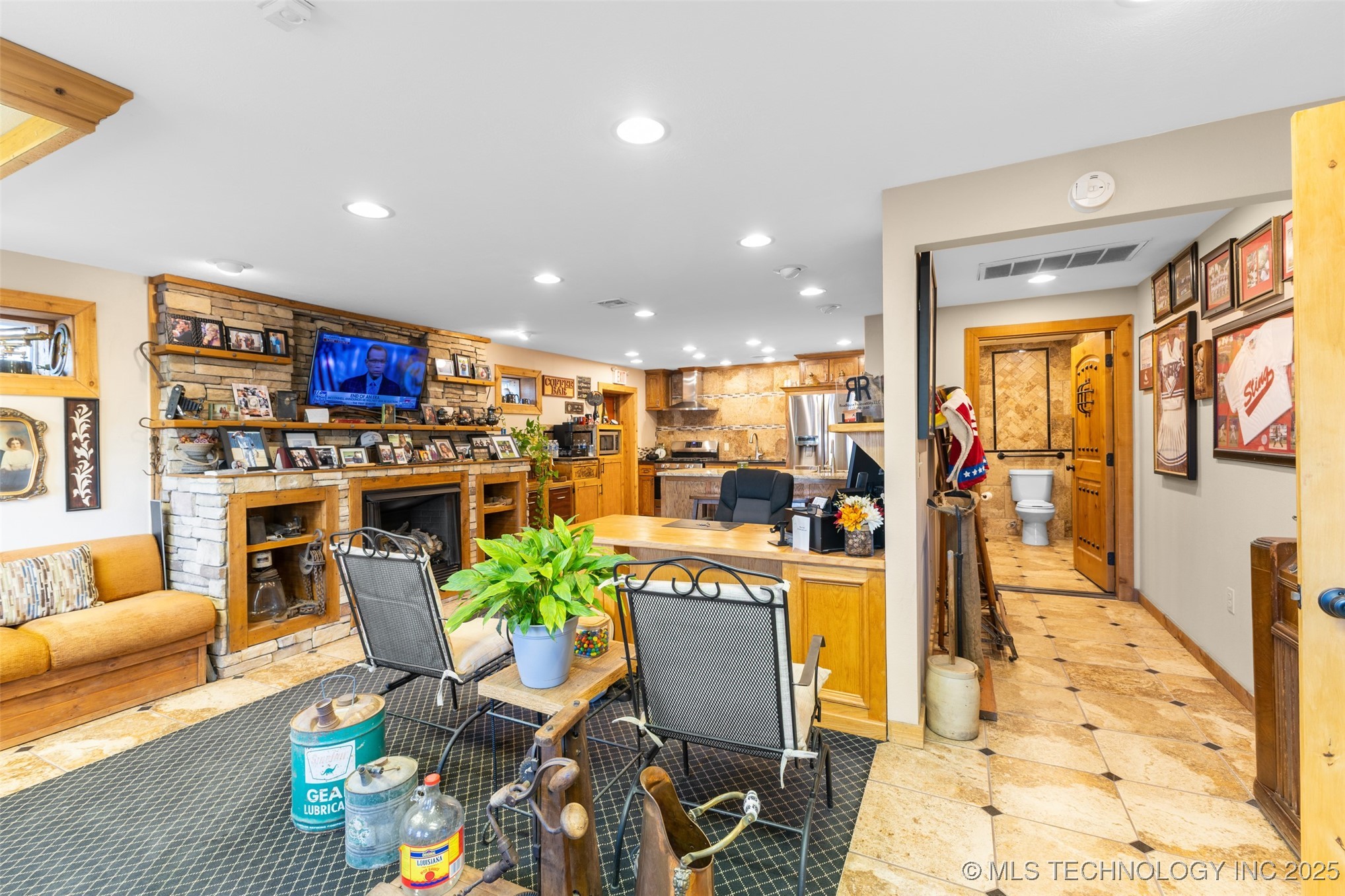 723 N Oak Property Photo 13