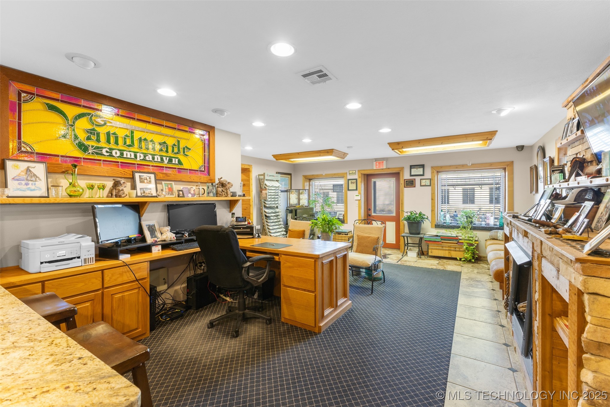 723 N Oak Property Photo 14