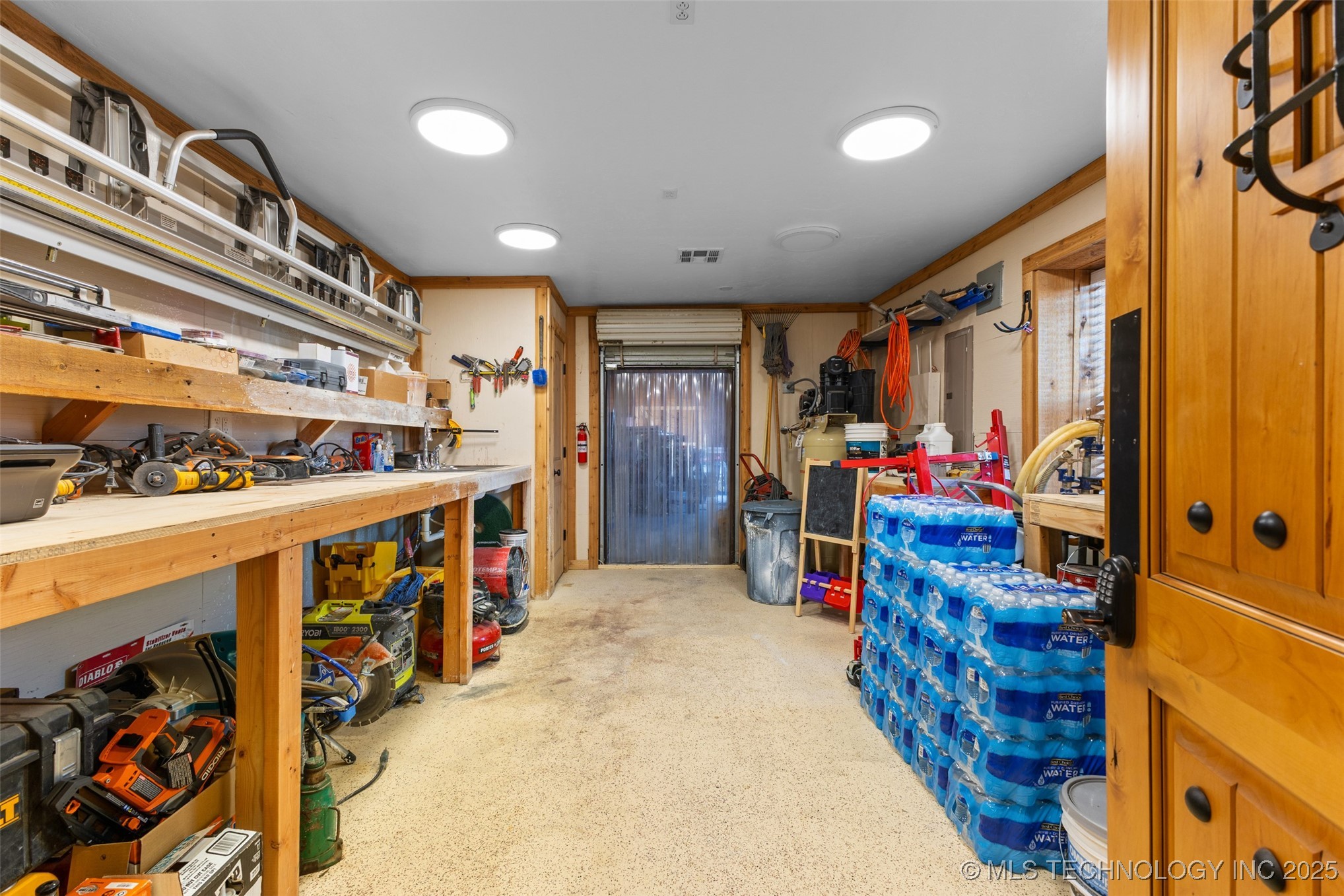 723 N Oak Property Photo 23