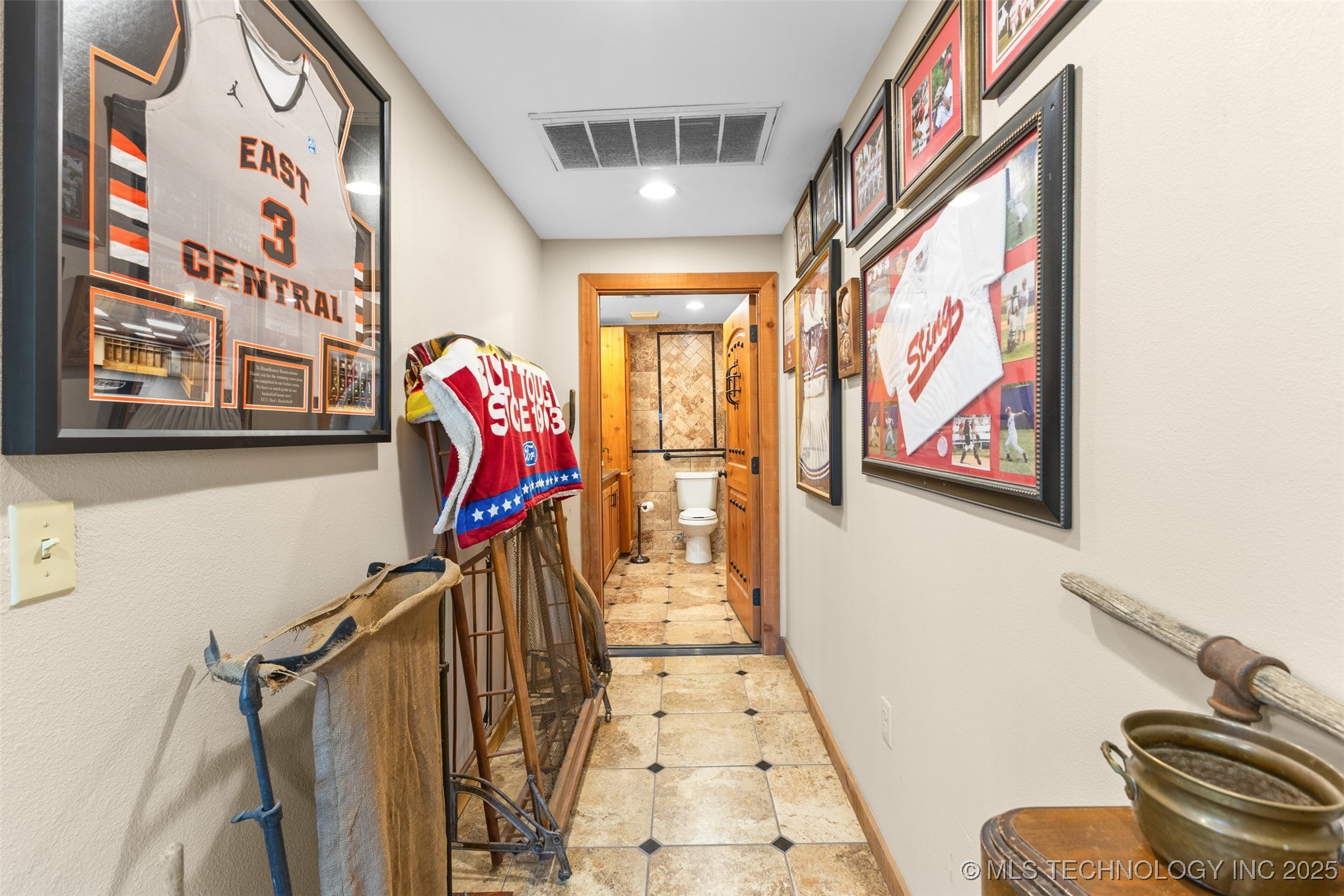 723 N Oak Property Photo 28