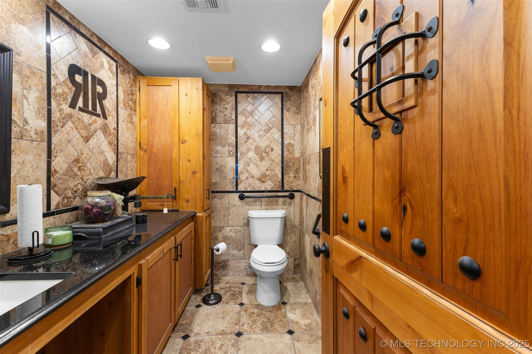 723 N Oak Property Photo 30