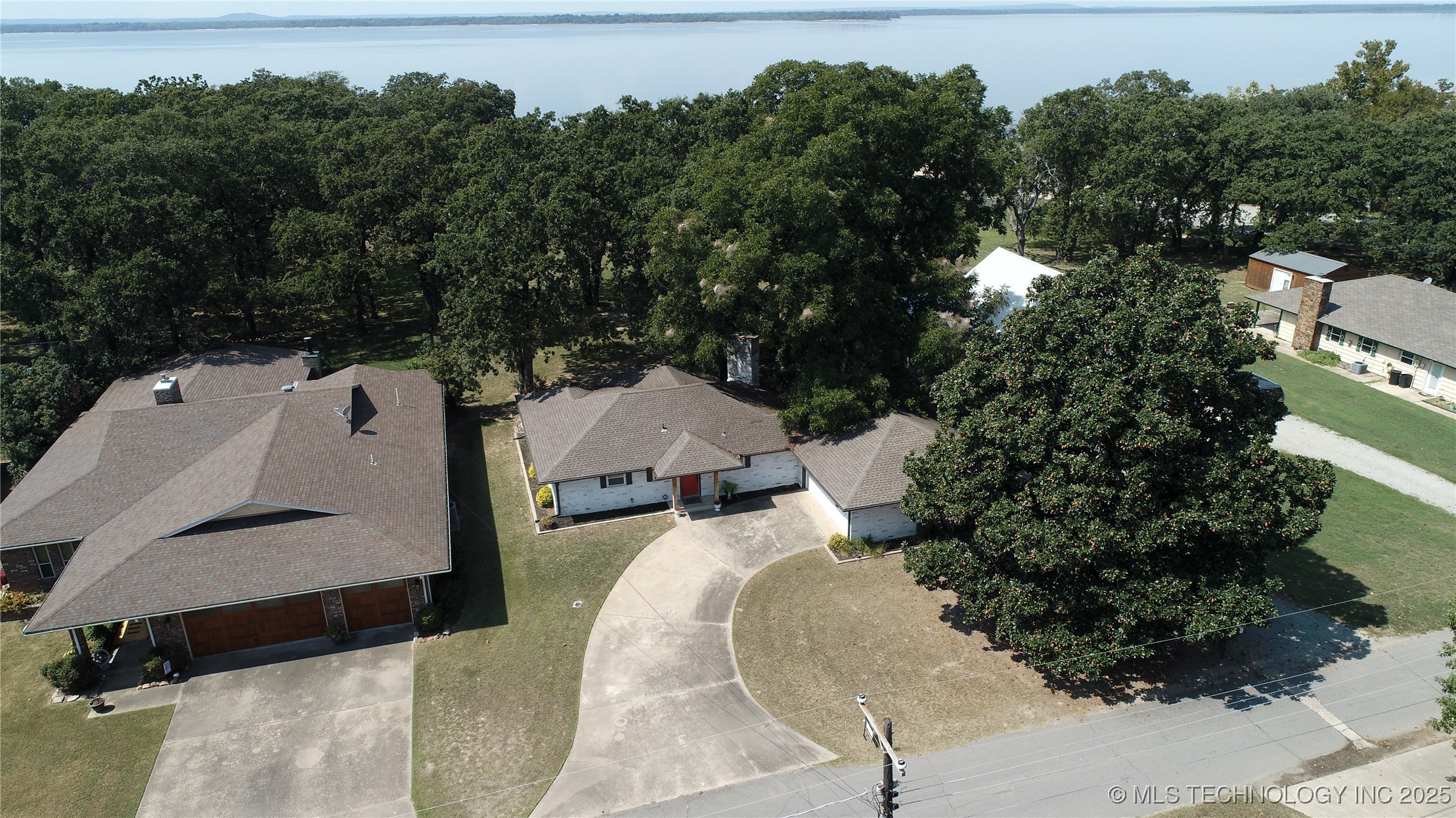 114276 S 4170 Road Property Photo 2