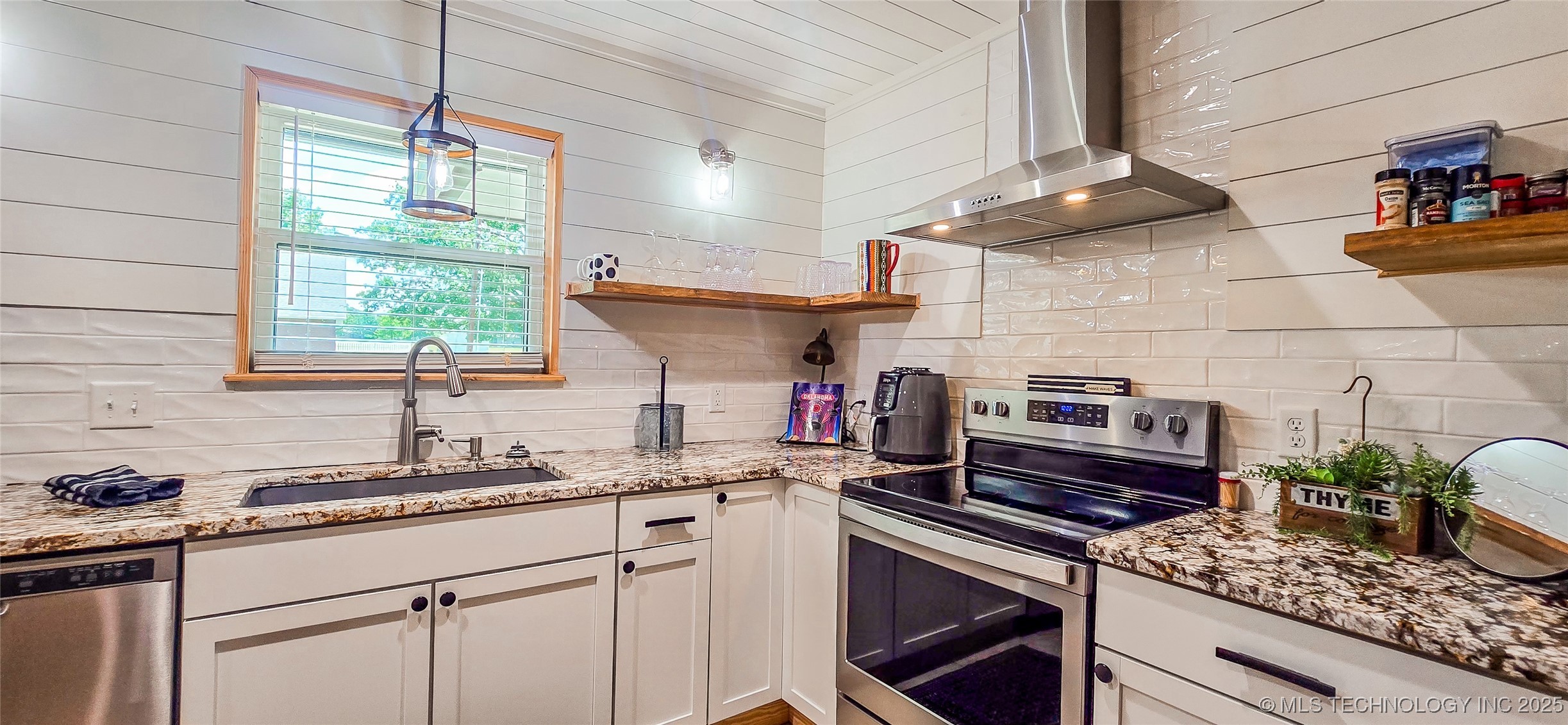 114276 S 4170 Road Property Photo 16