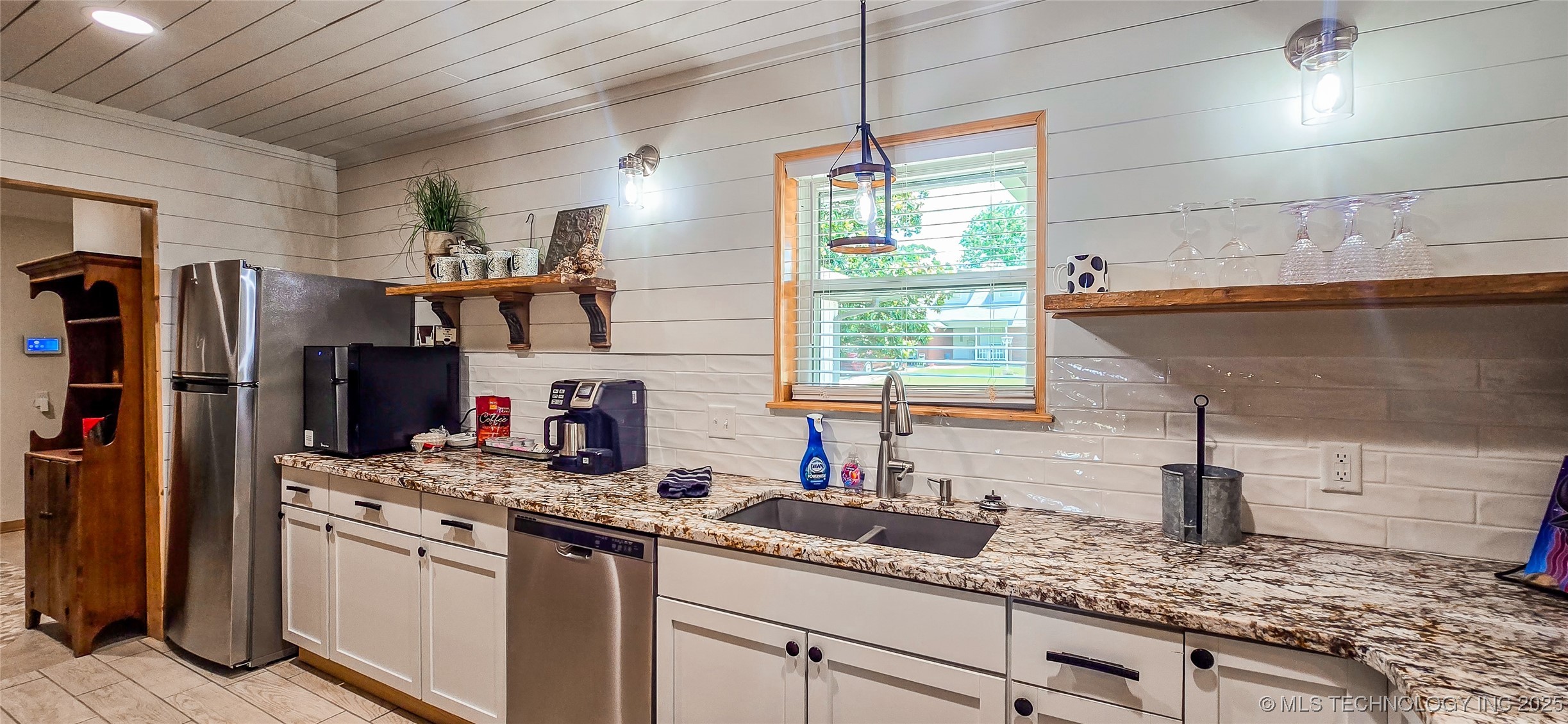 114276 S 4170 Road Property Photo 17