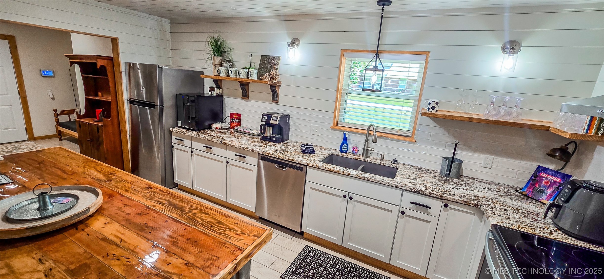 114276 S 4170 Road Property Photo 19