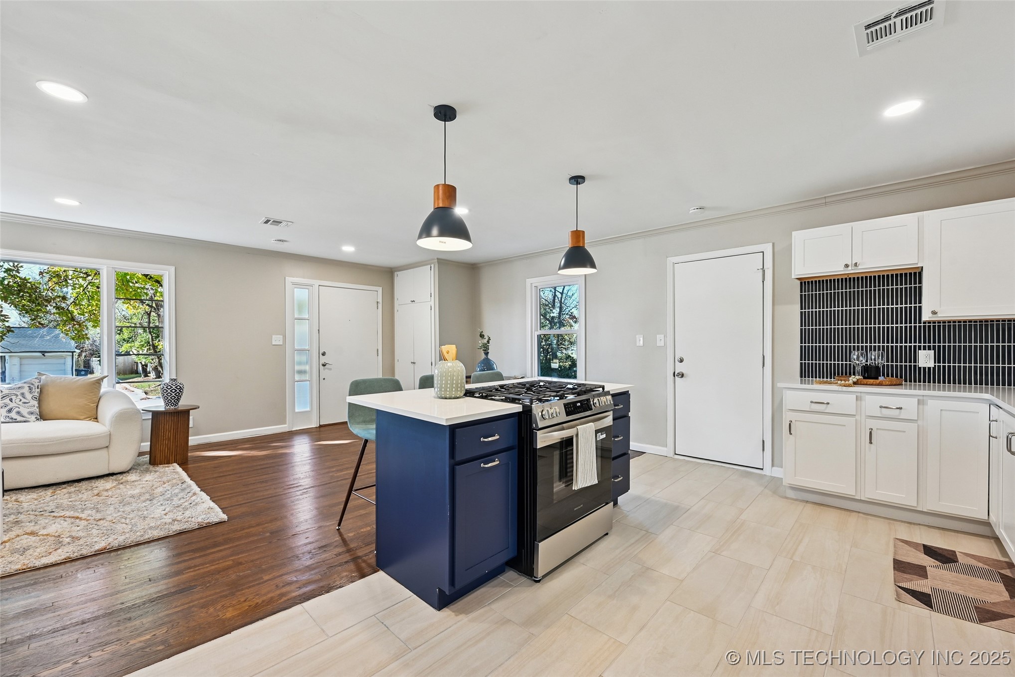 3185 E 26th Street Property Photo 12