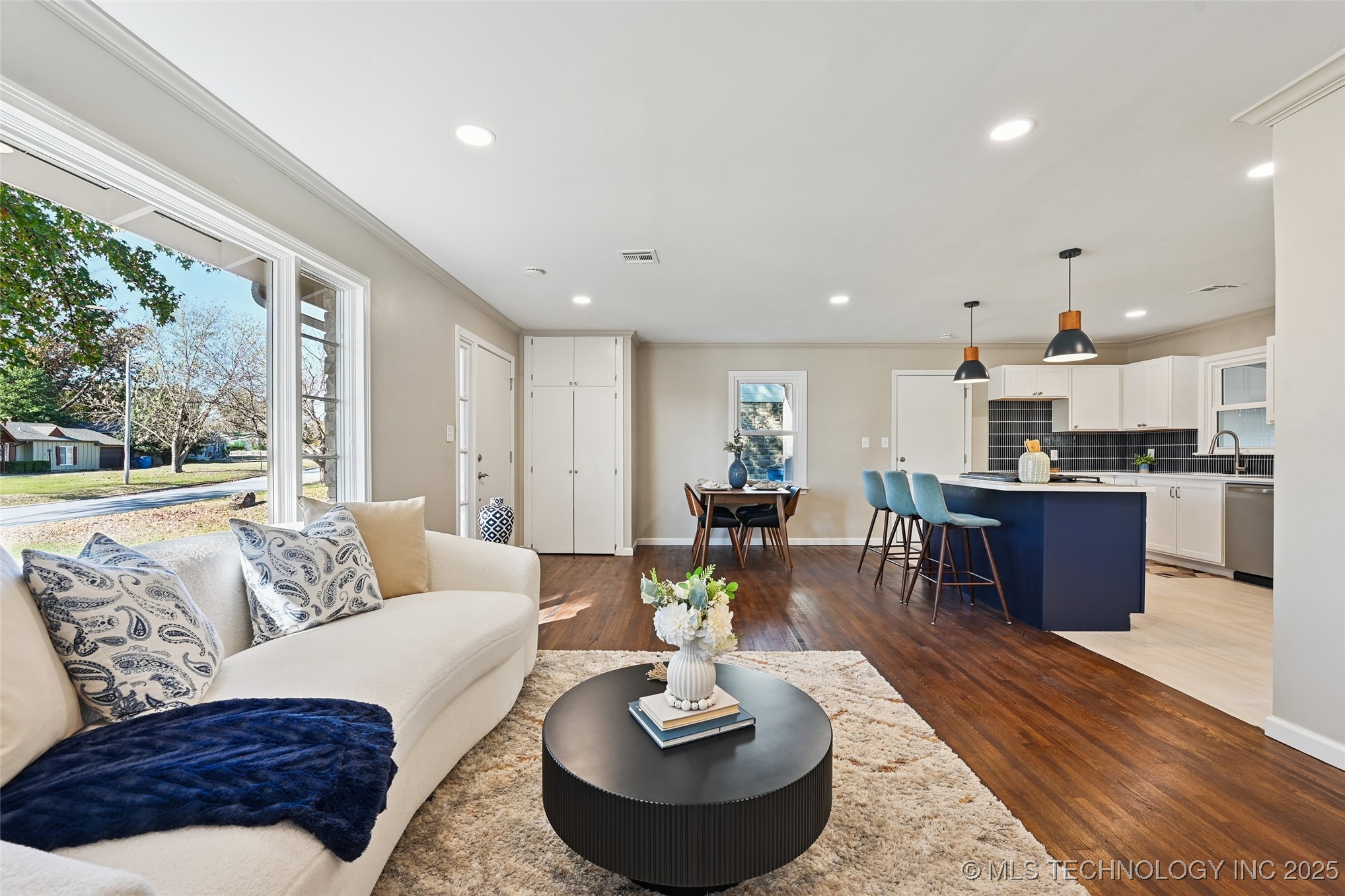 3185 E 26th Street Property Photo 15