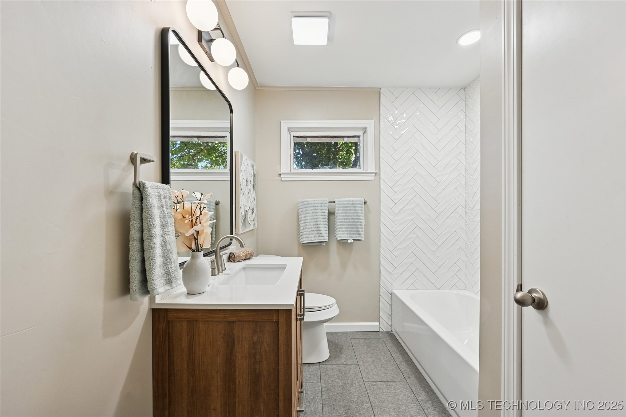 3185 E 26th Street Property Photo 24