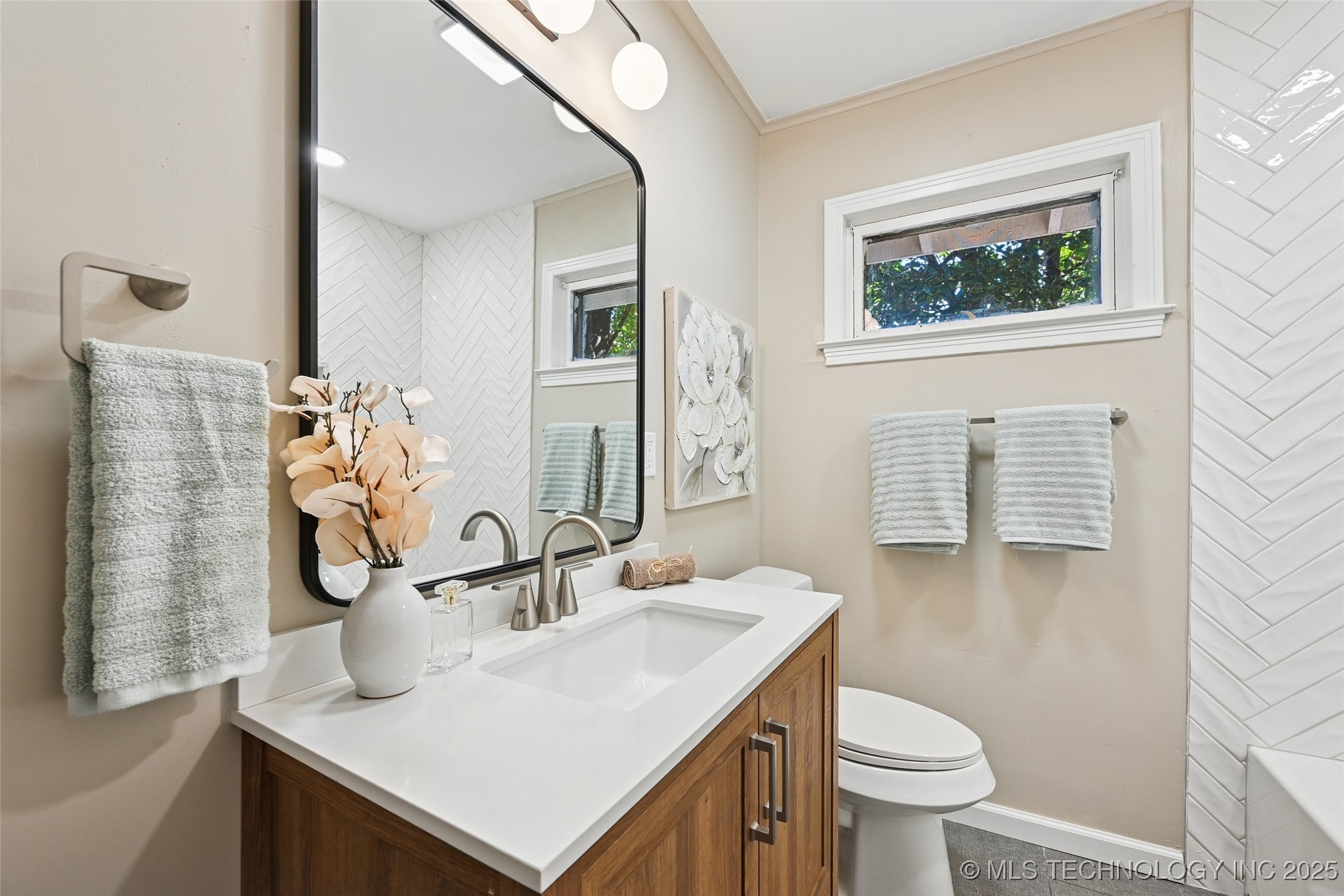 3185 E 26th Street Property Photo 25