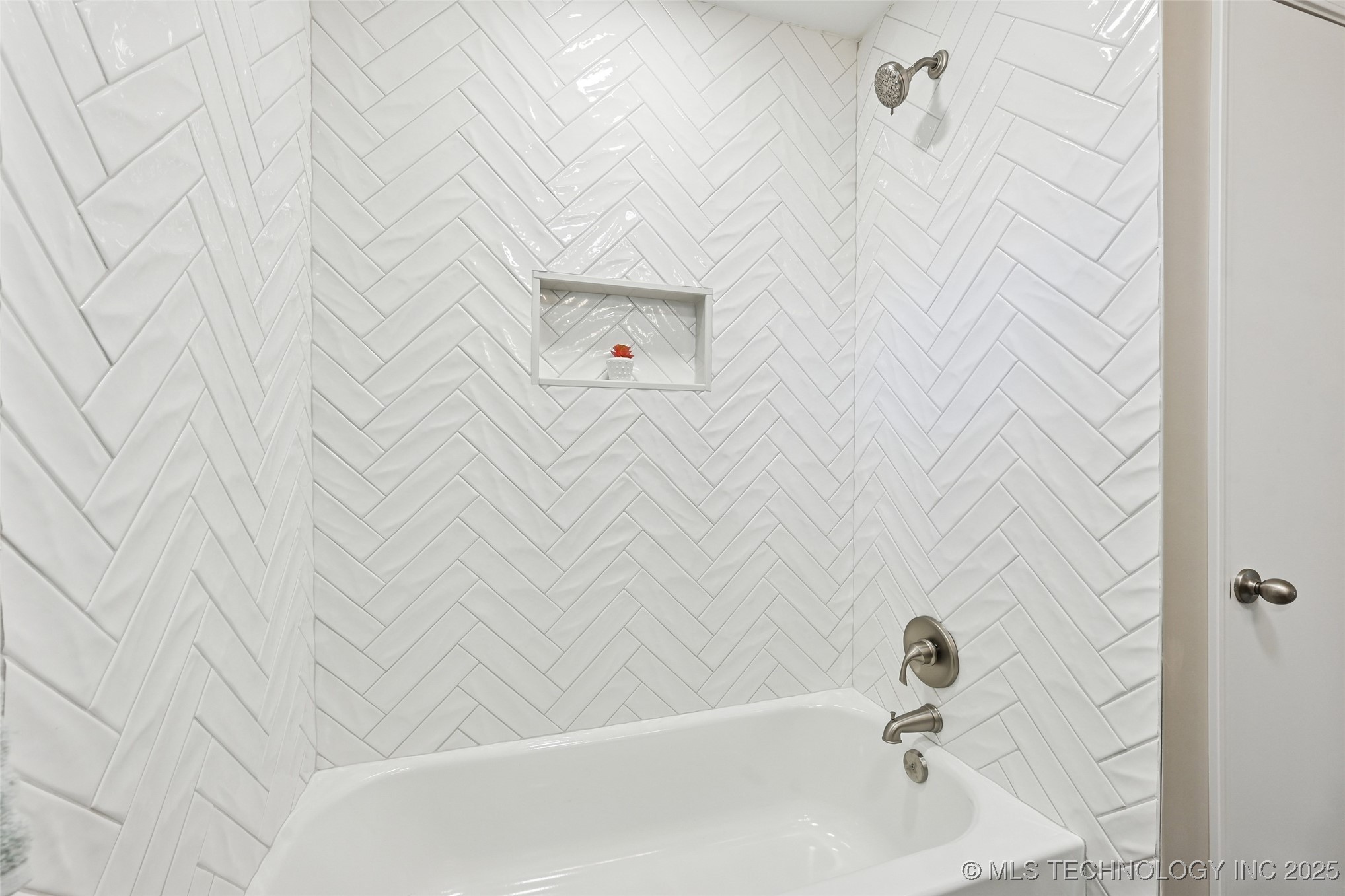 3185 E 26th Street Property Photo 26