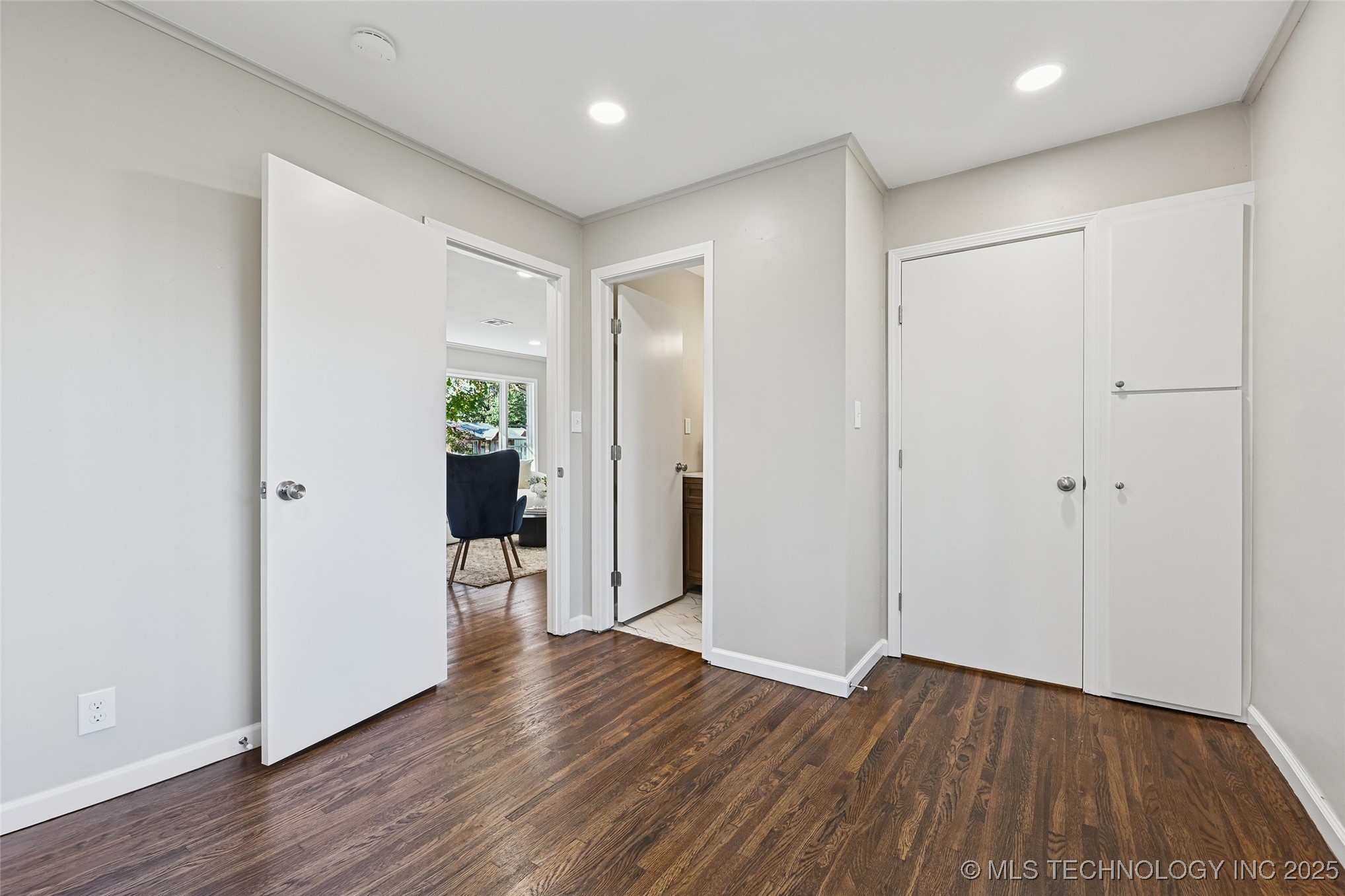 3185 E 26th Street Property Photo 28