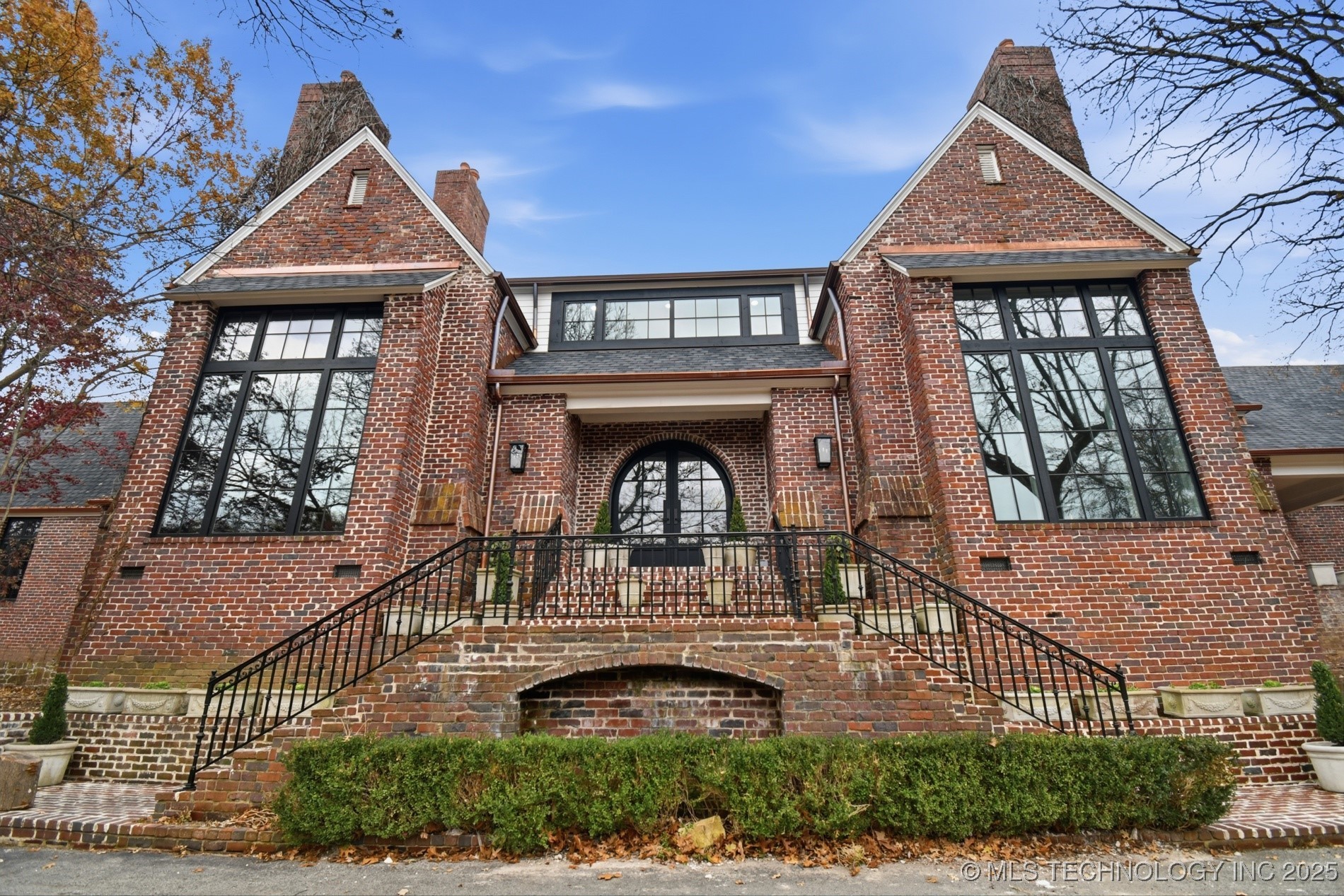 11147 S Quebec Avenue Property Photo 3