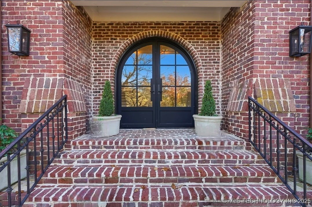 11147 S Quebec Avenue Property Photo 5