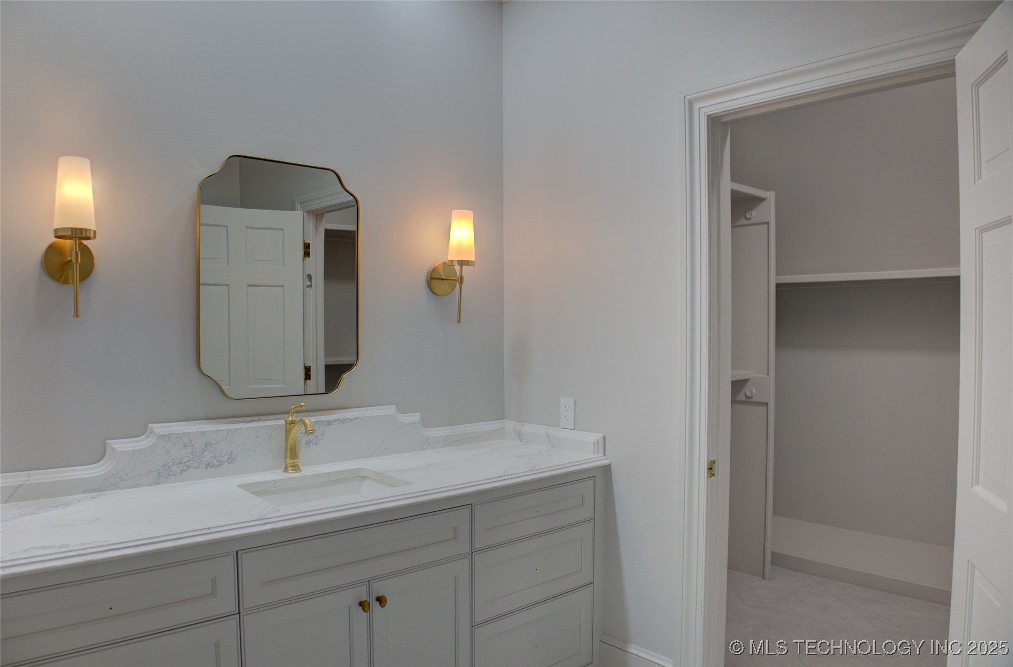 11147 S Quebec Avenue Property Photo 57