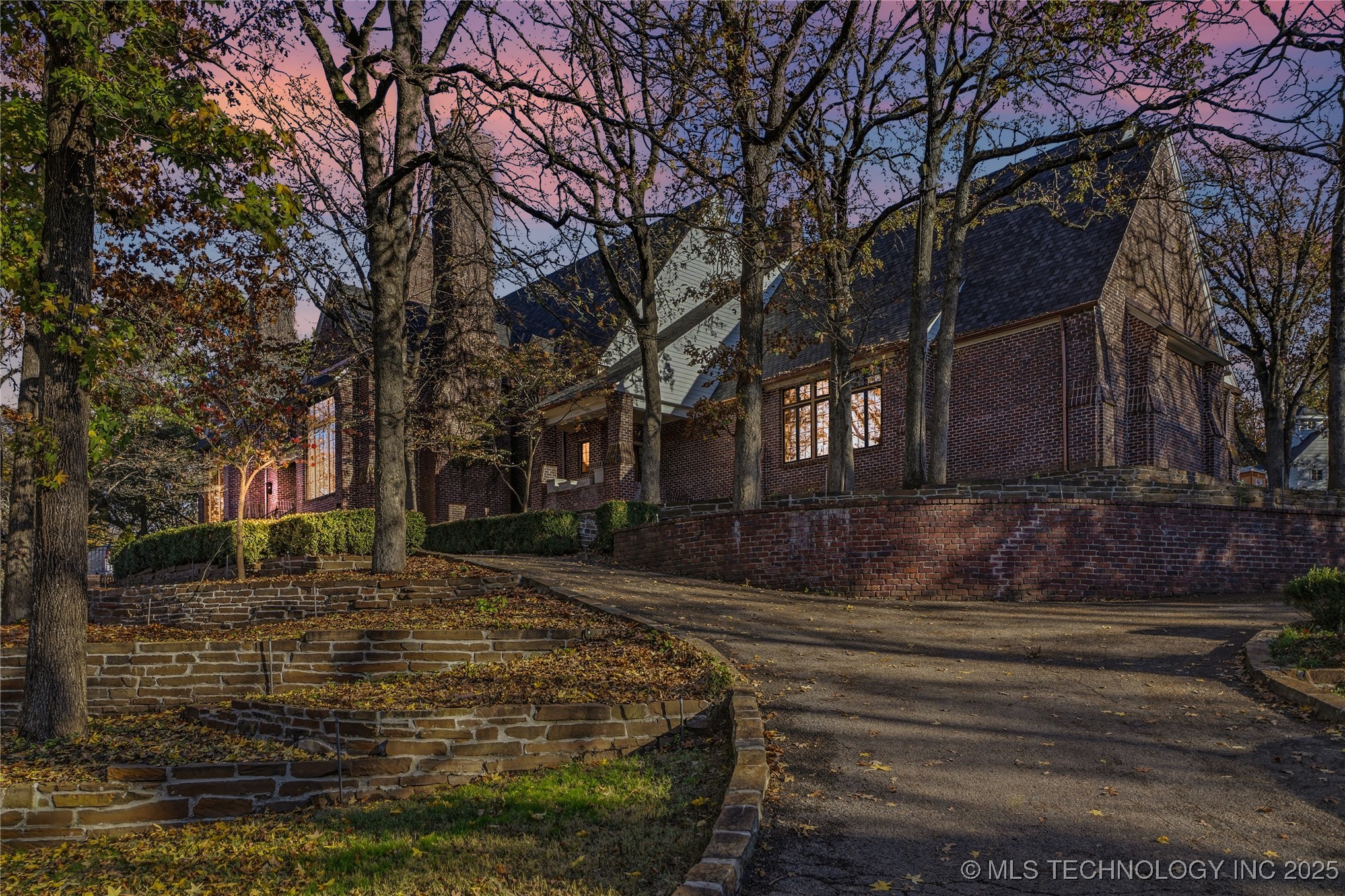 11147 S Quebec Avenue Property Photo 95