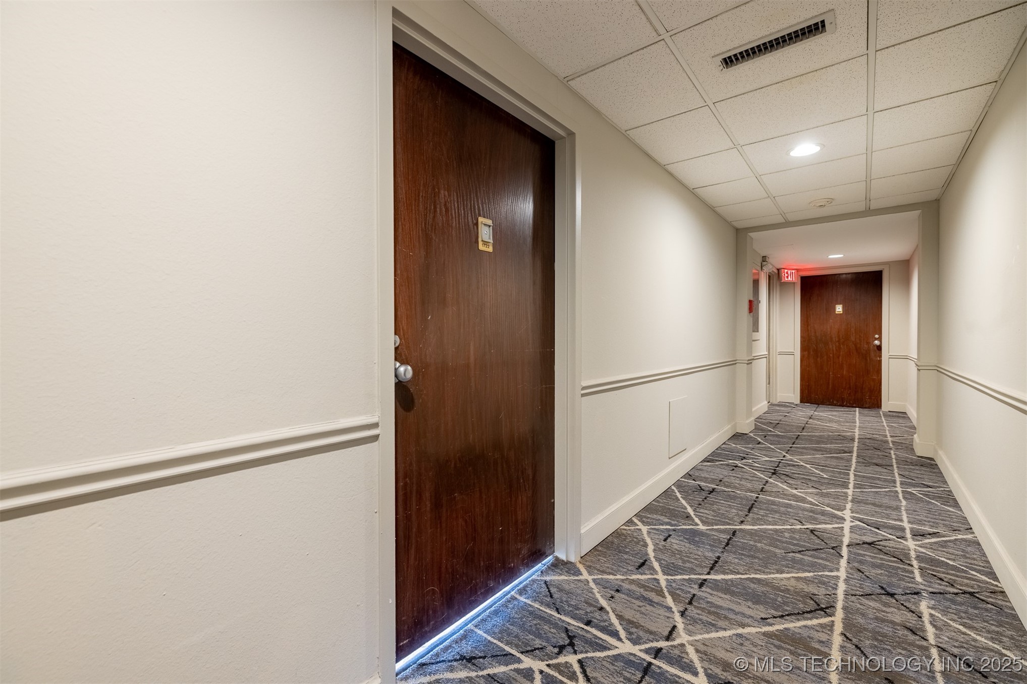 410 W 7th Street 1722 Property Photo 6