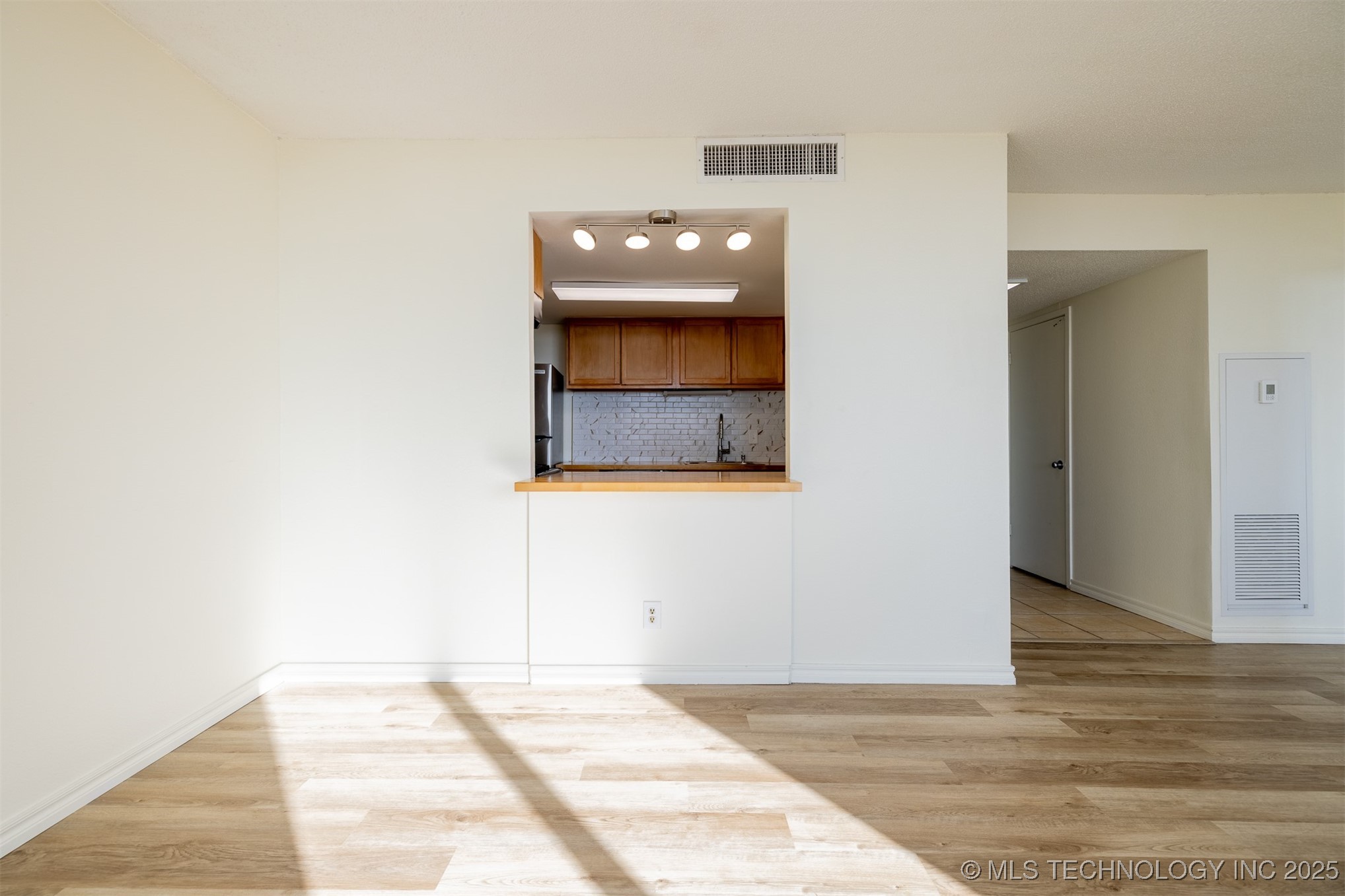 410 W 7th Street 1722 Property Photo 19