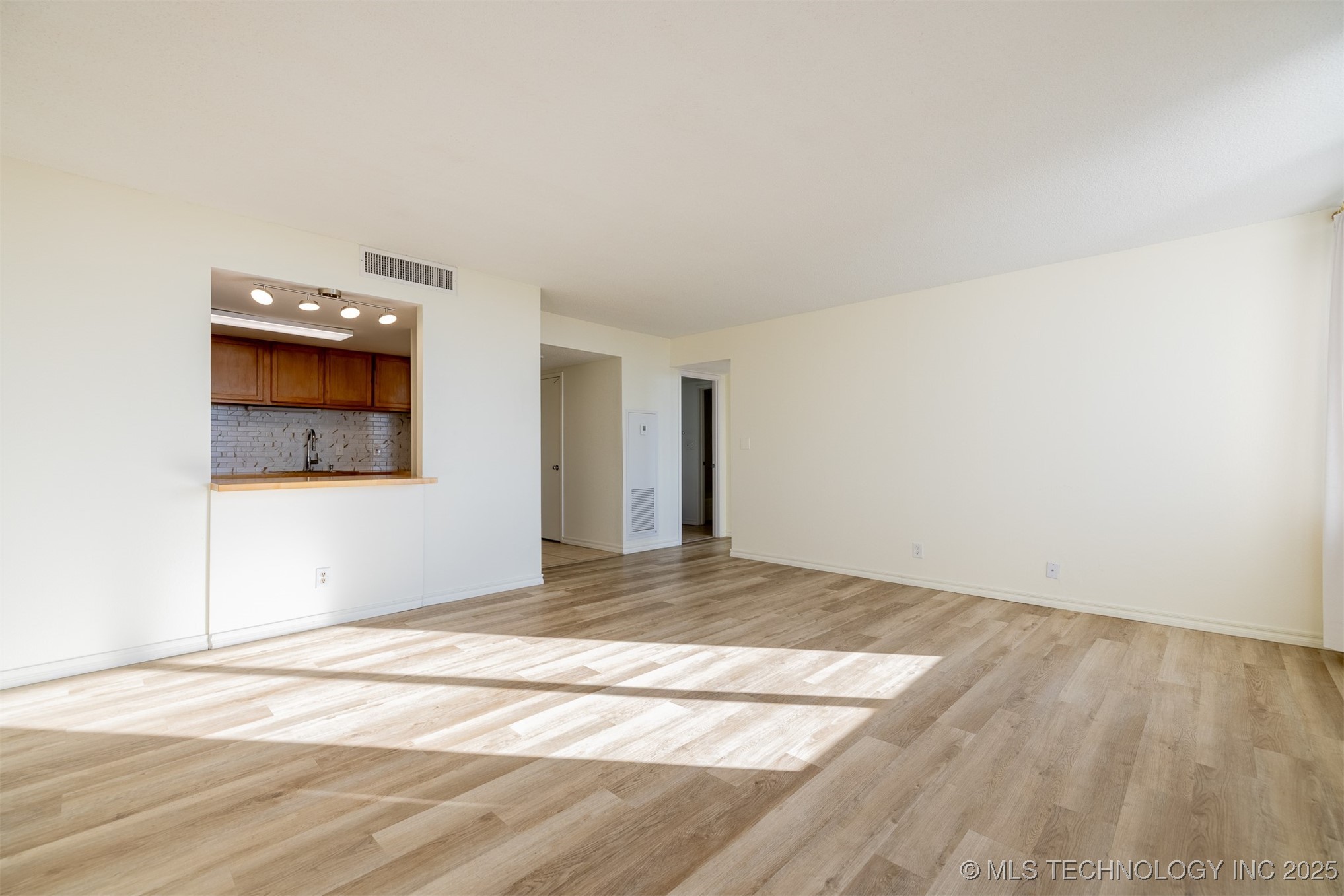 410 W 7th Street 1722 Property Photo 28