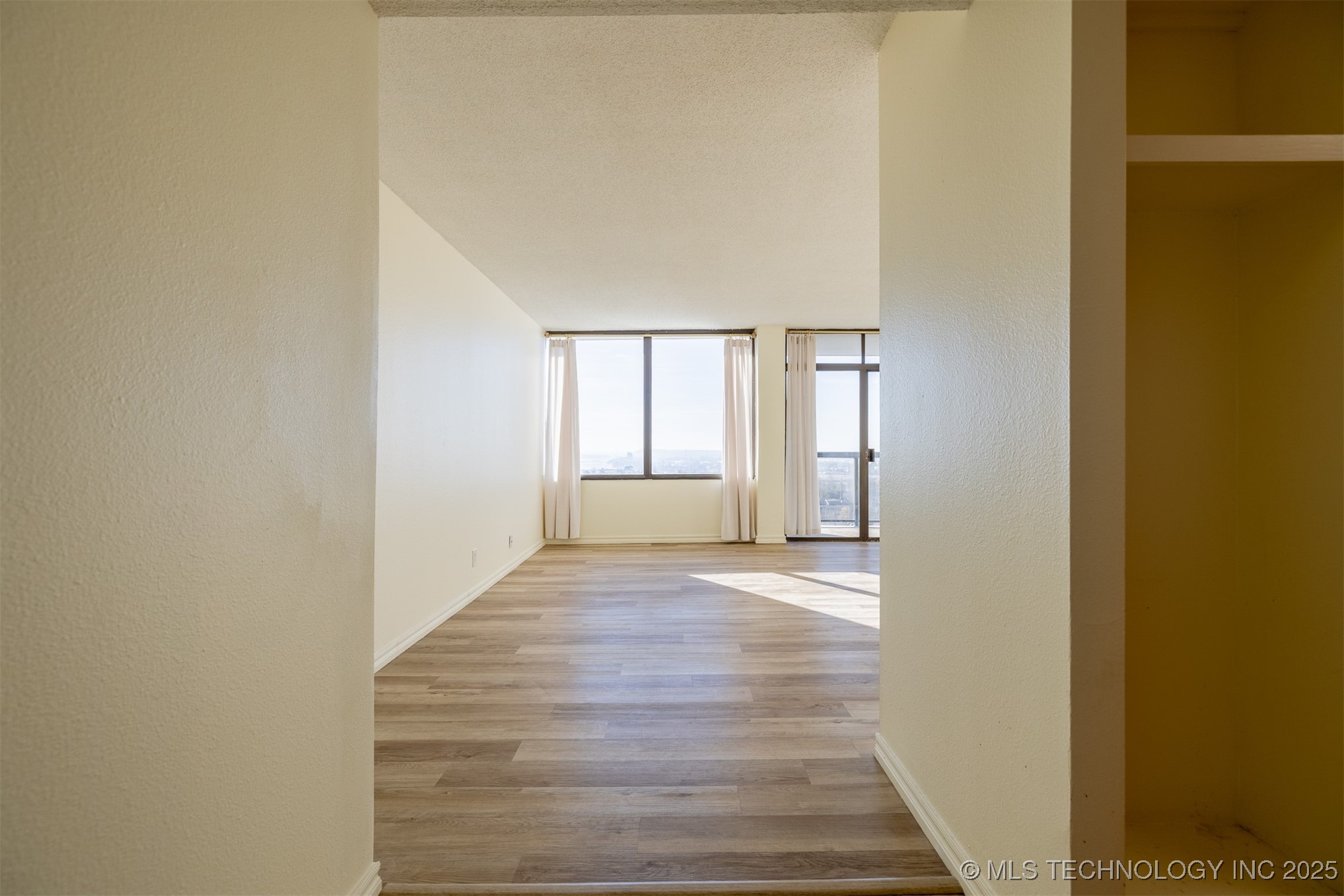 410 W 7th Street 1722 Property Photo 29