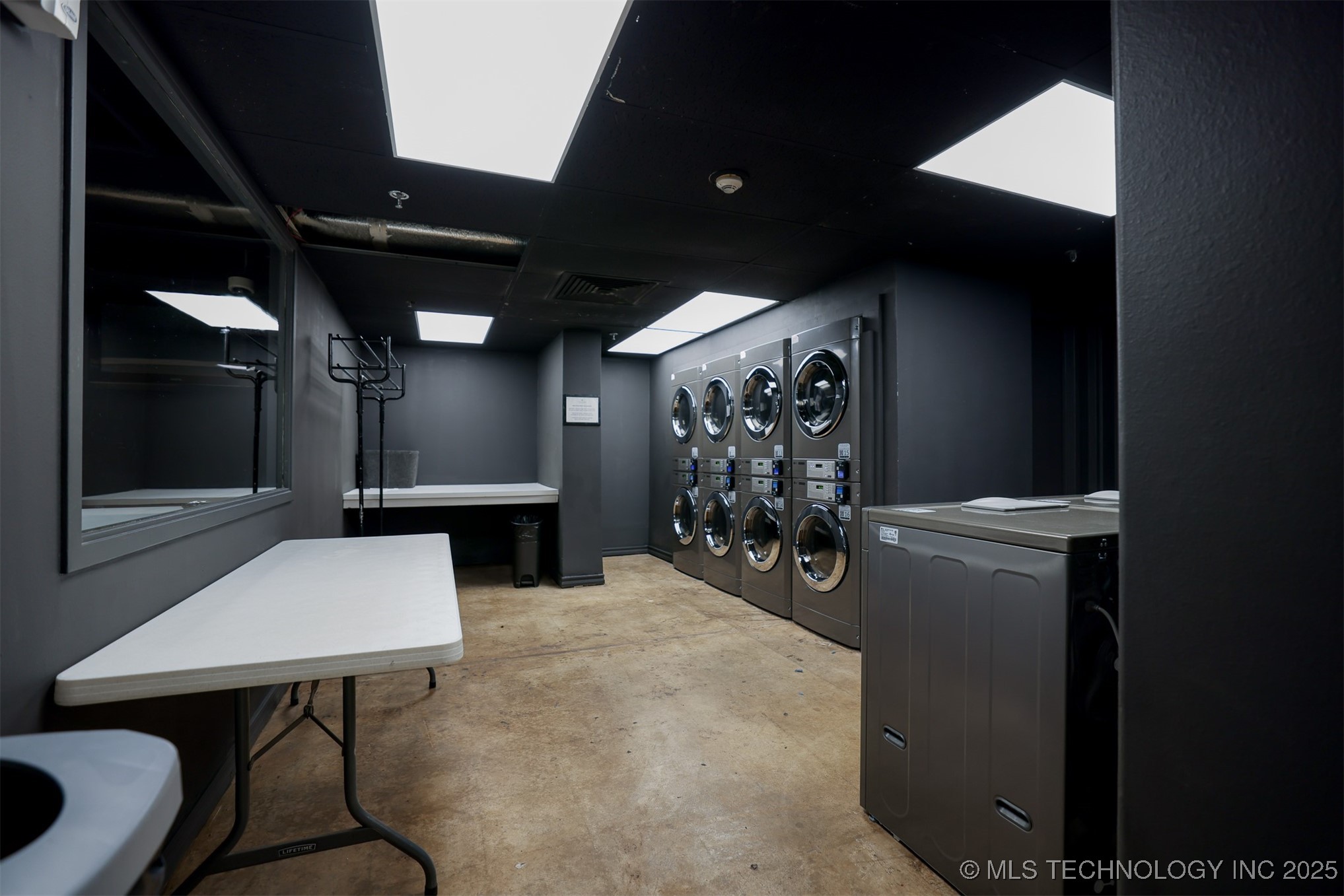 410 W 7th Street 1722 Property Photo 63