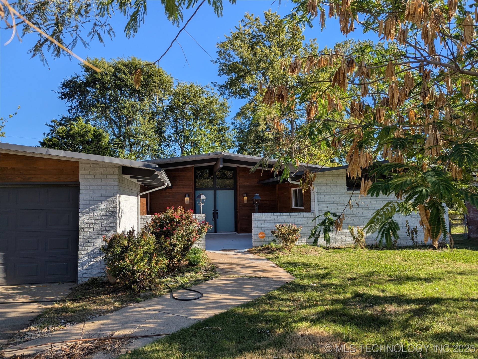 5825 E 36th Street Property Photo 1