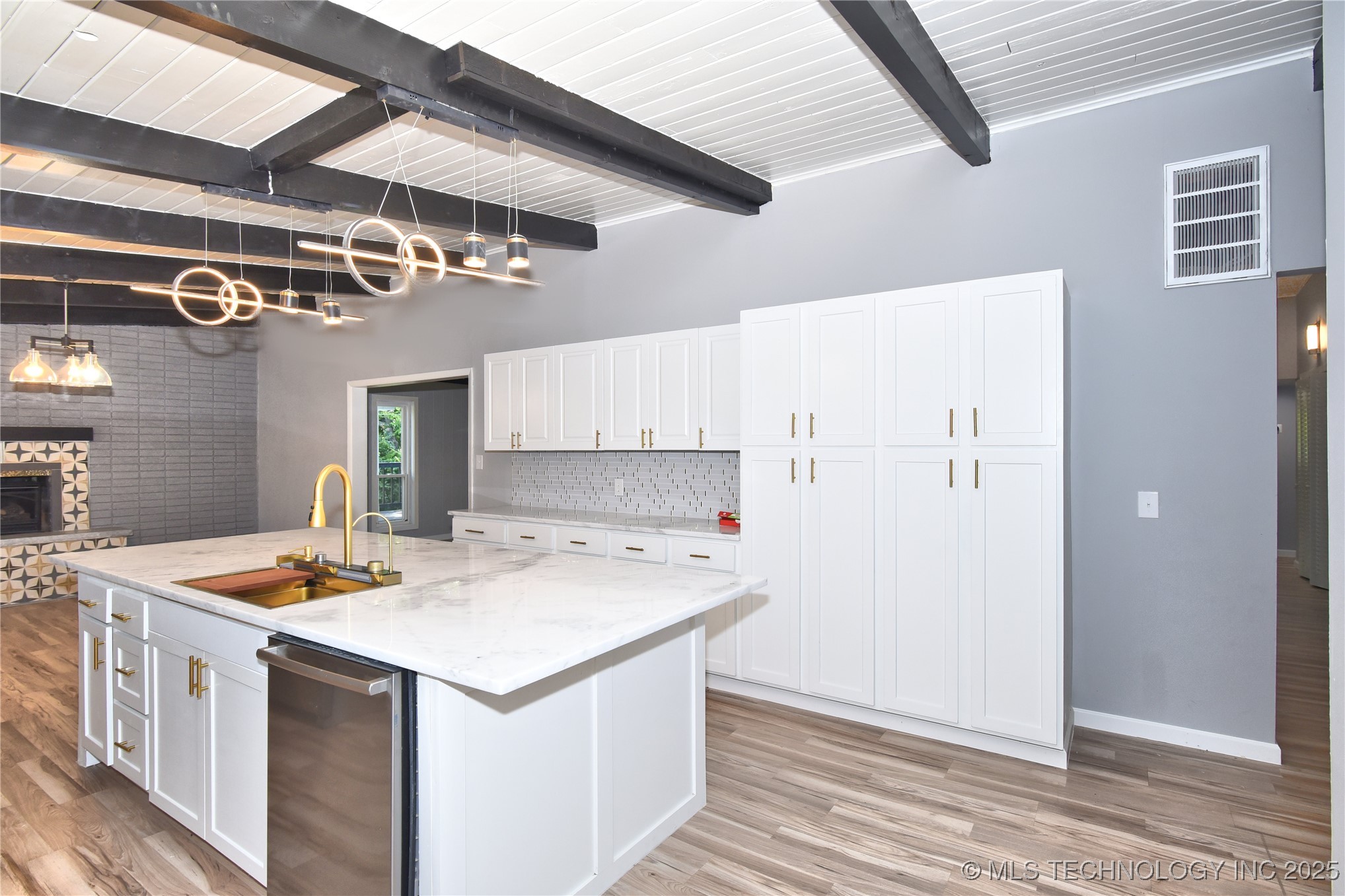 5825 E 36th Street Property Photo 2