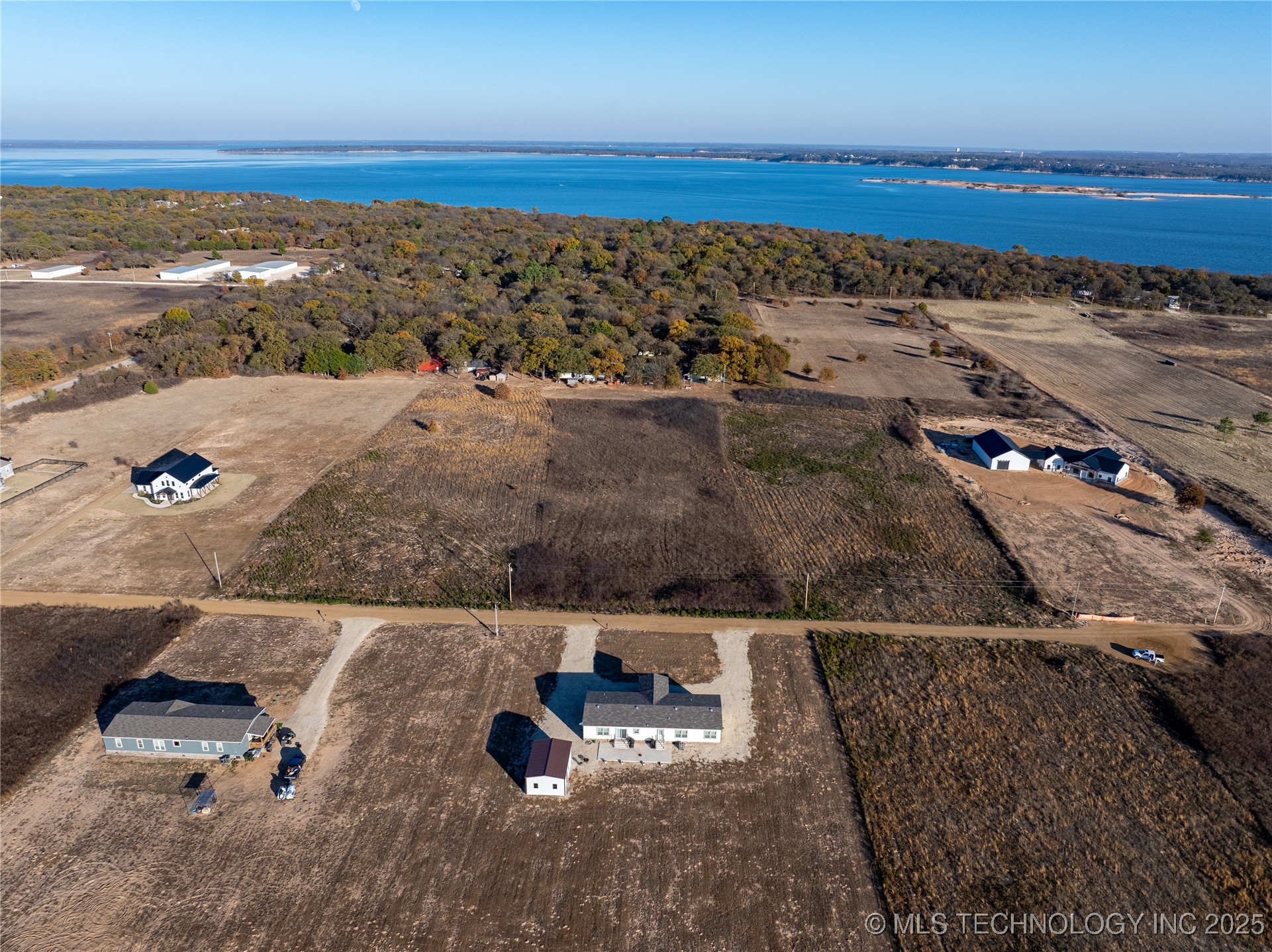 004 Lago Vista Lane Property Photo 2