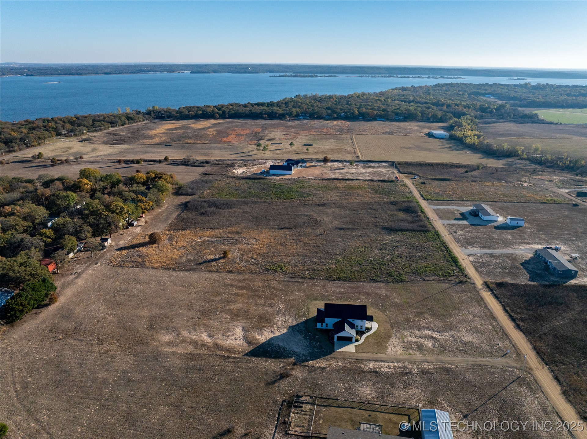 004 Lago Vista Lane Property Photo 3