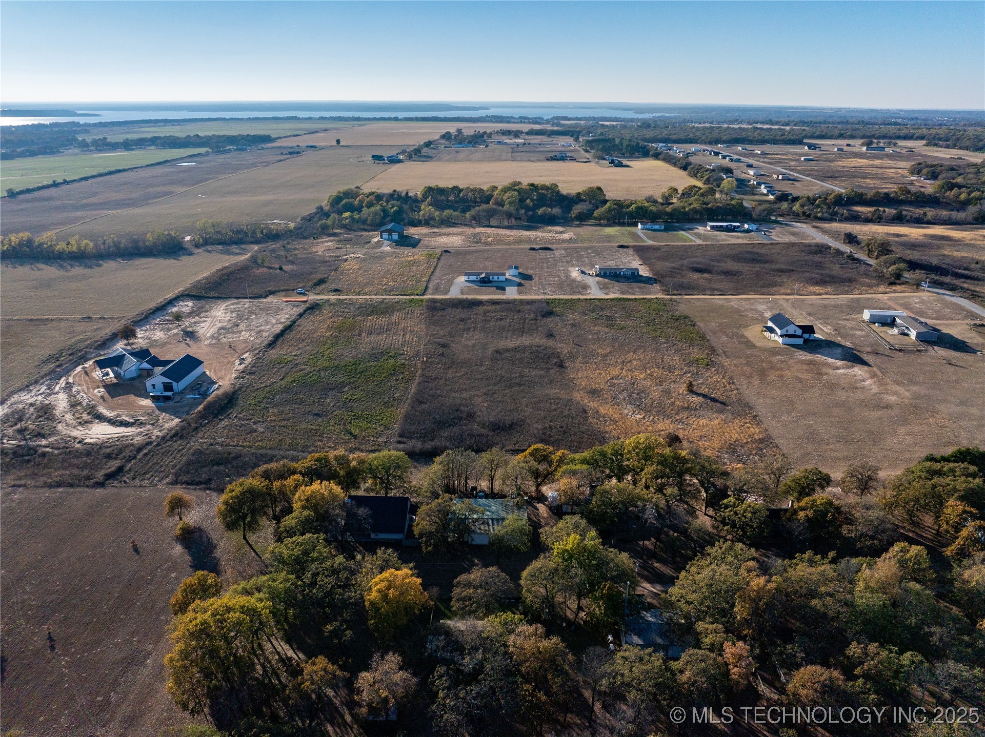 004 Lago Vista Lane Property Photo 4