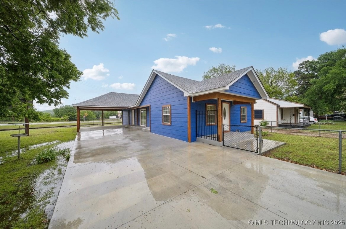 2303 W 40th Street Property Photo 1