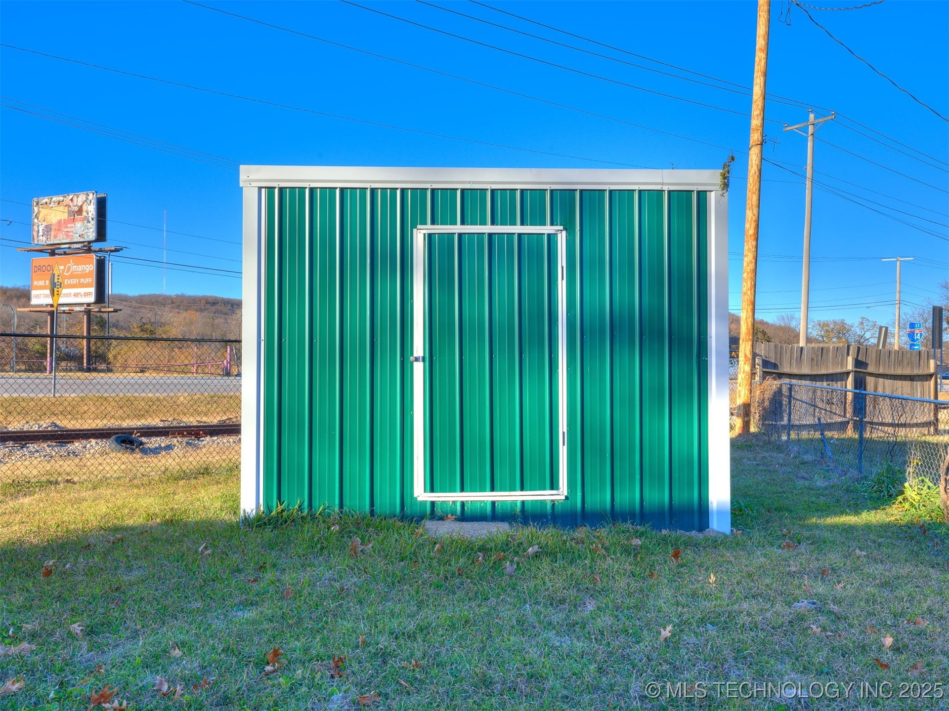 2303 W 40th Street Property Photo 3