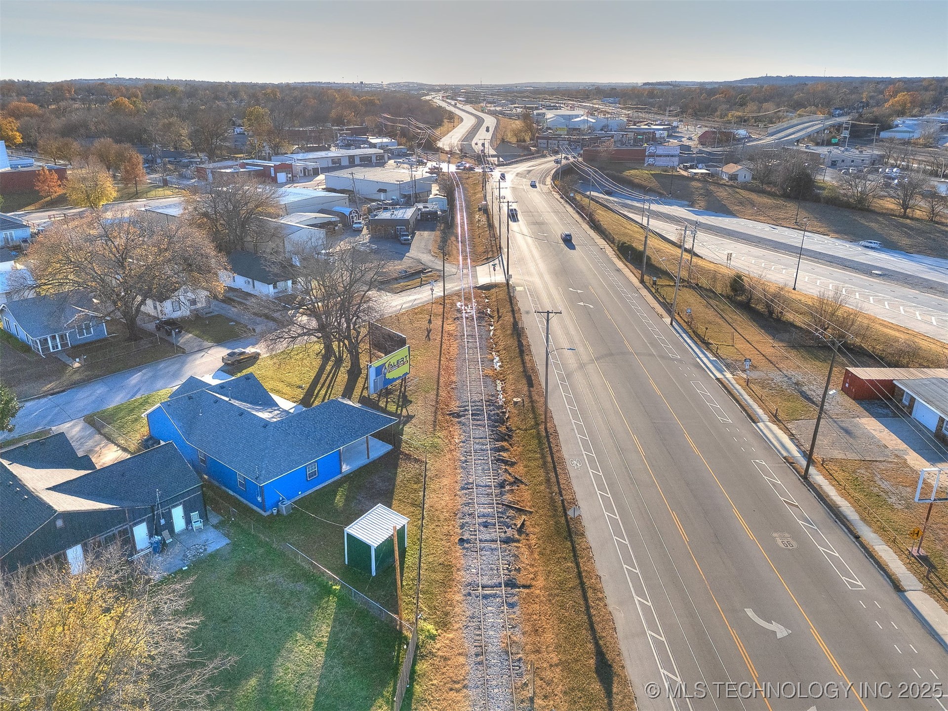 2303 W 40th Street Property Photo 10