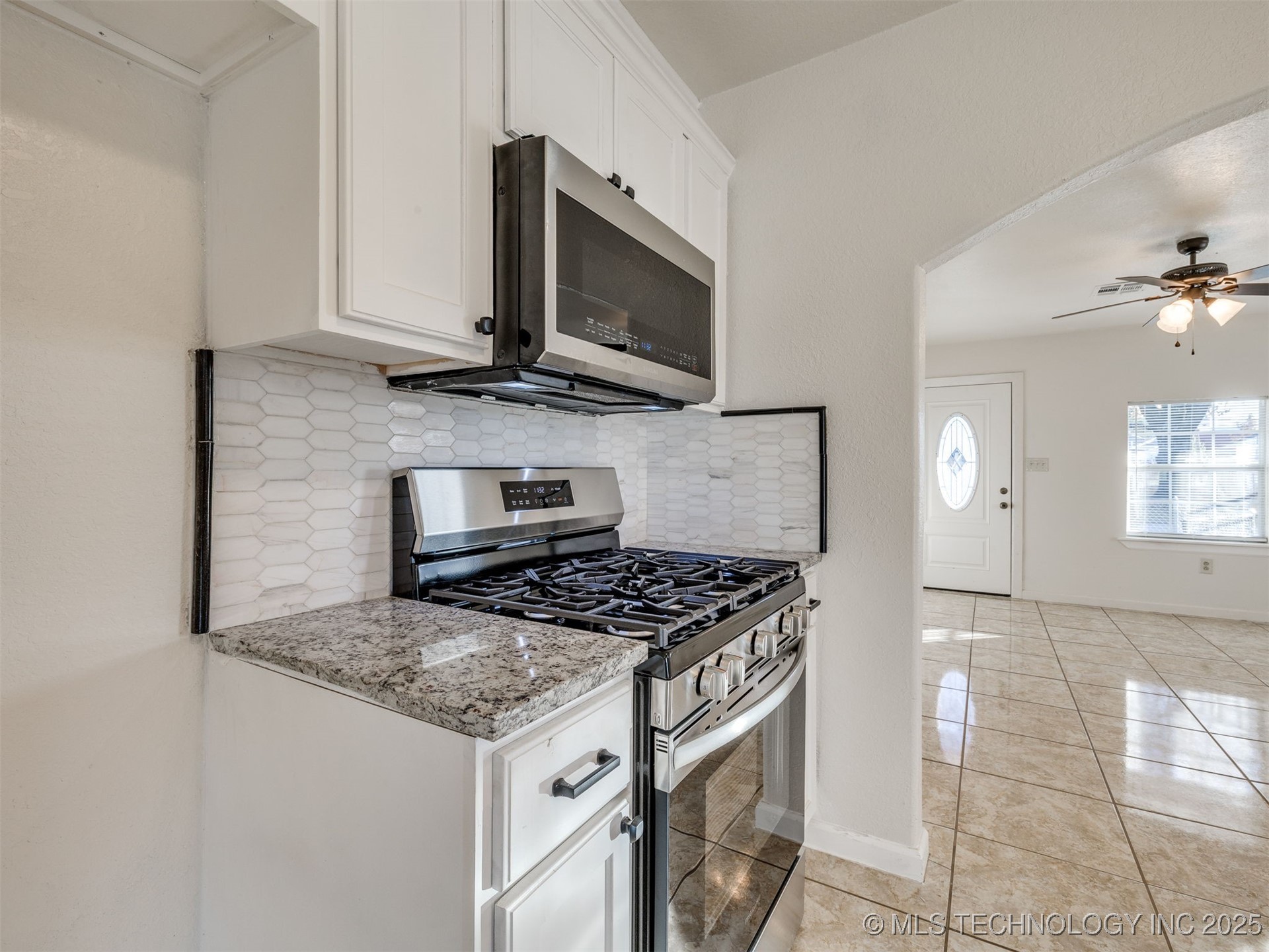 2303 W 40th Street Property Photo 25