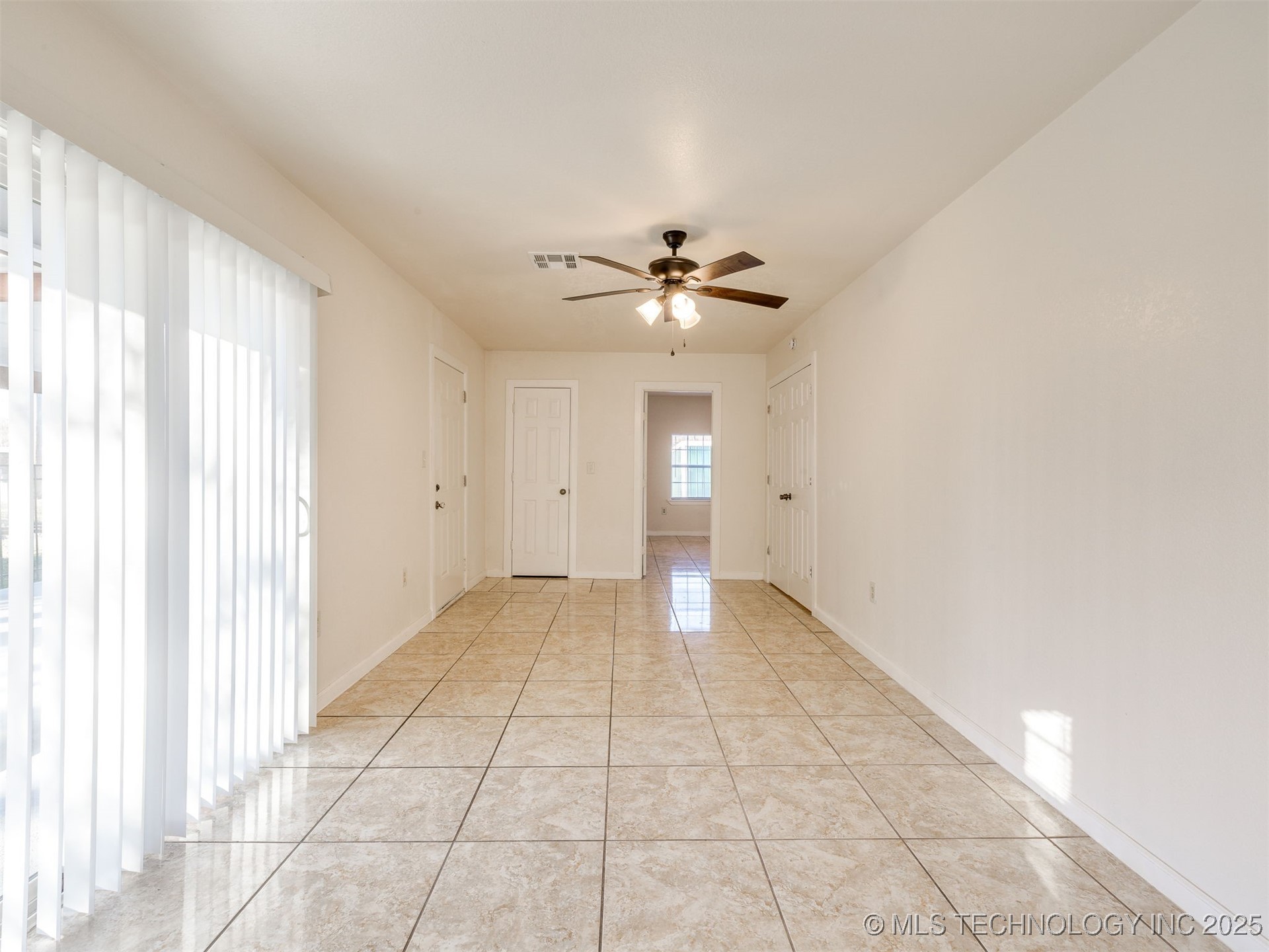 2303 W 40th Street Property Photo 31