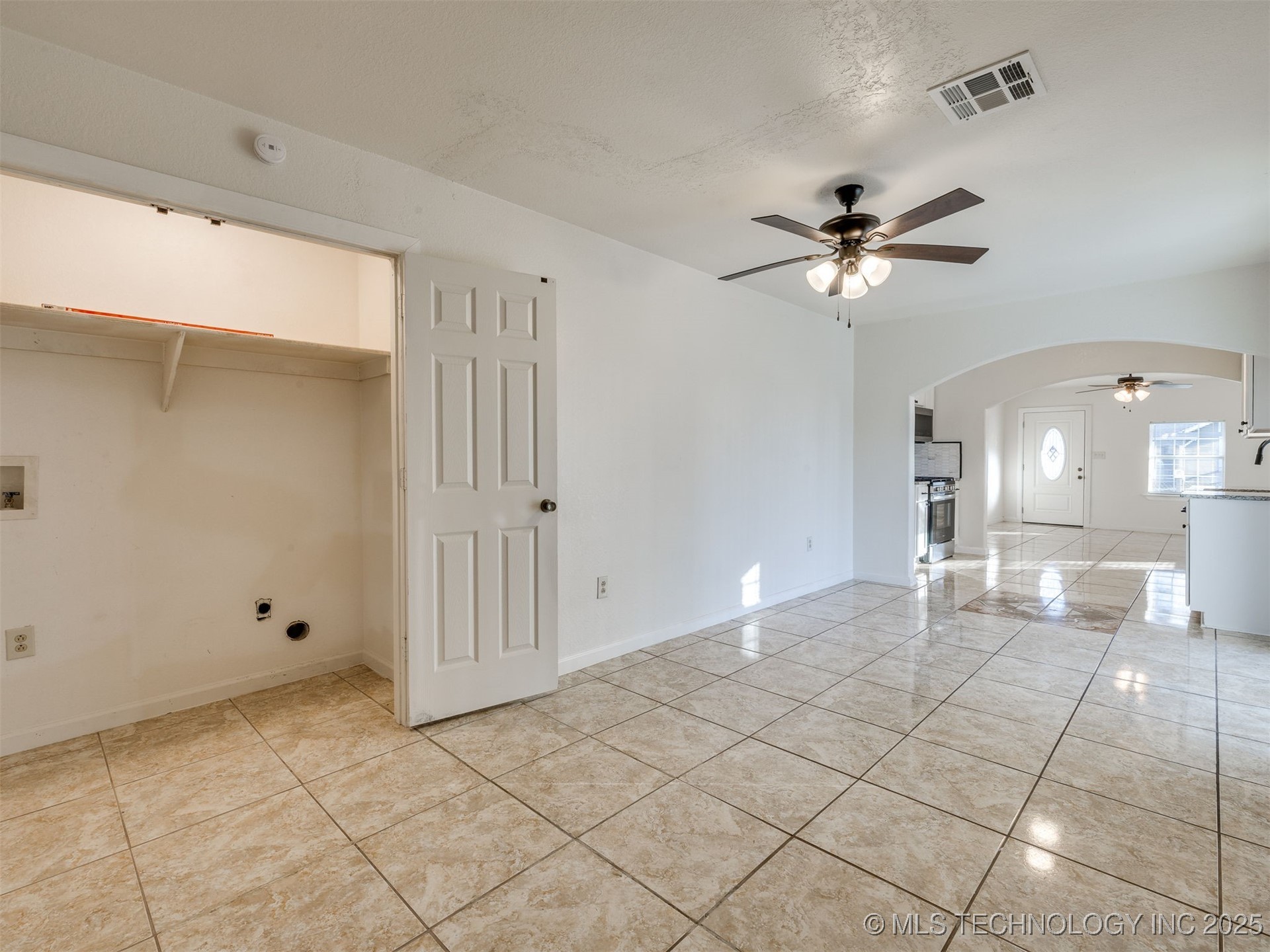 2303 W 40th Street Property Photo 35