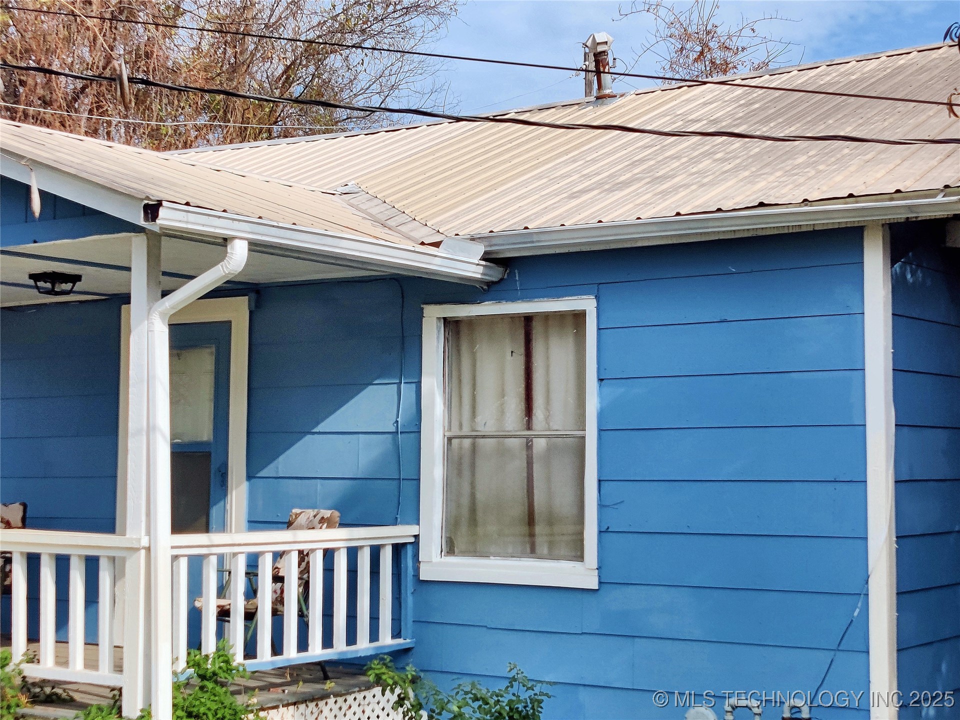 202 N East Avenue Property Photo 6